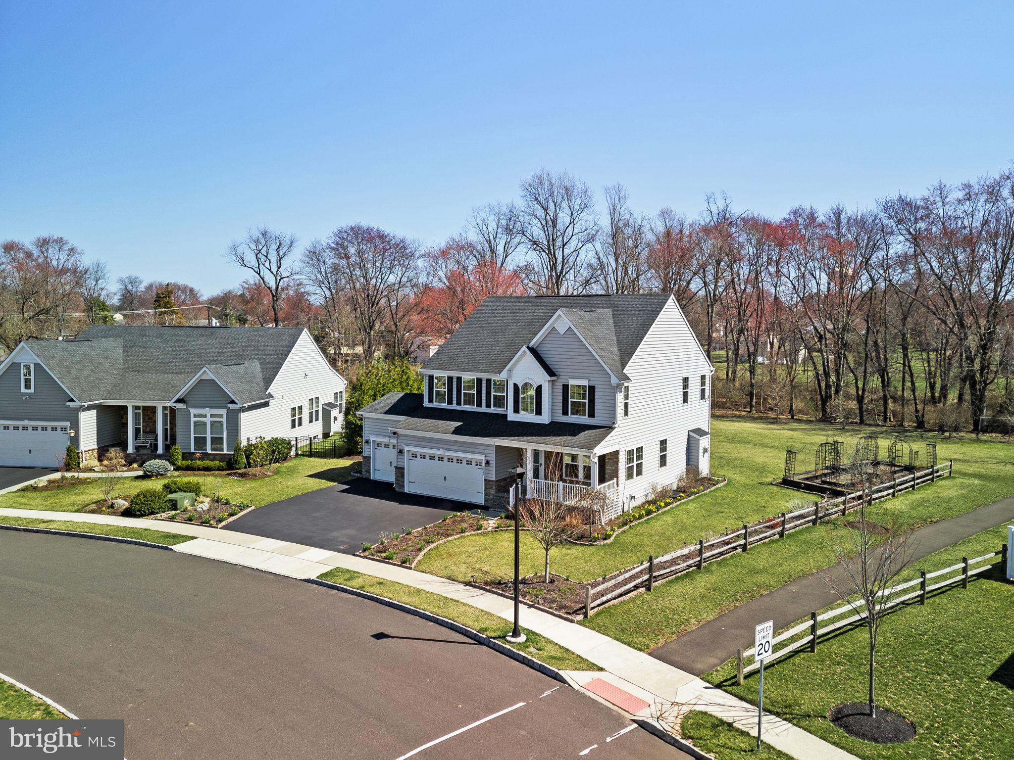 HIDDEN OAKS - Residential