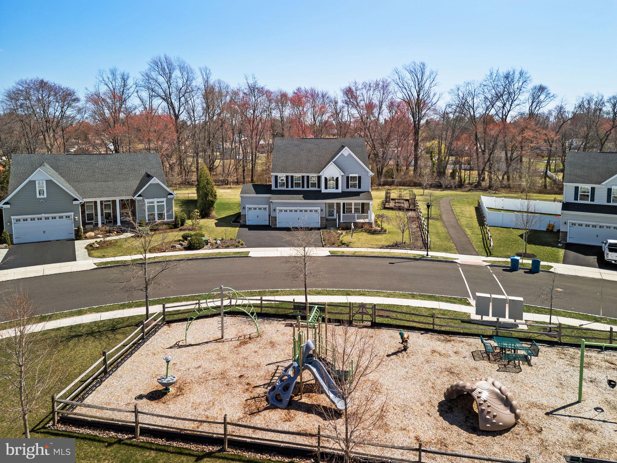 HIDDEN OAKS - Residential