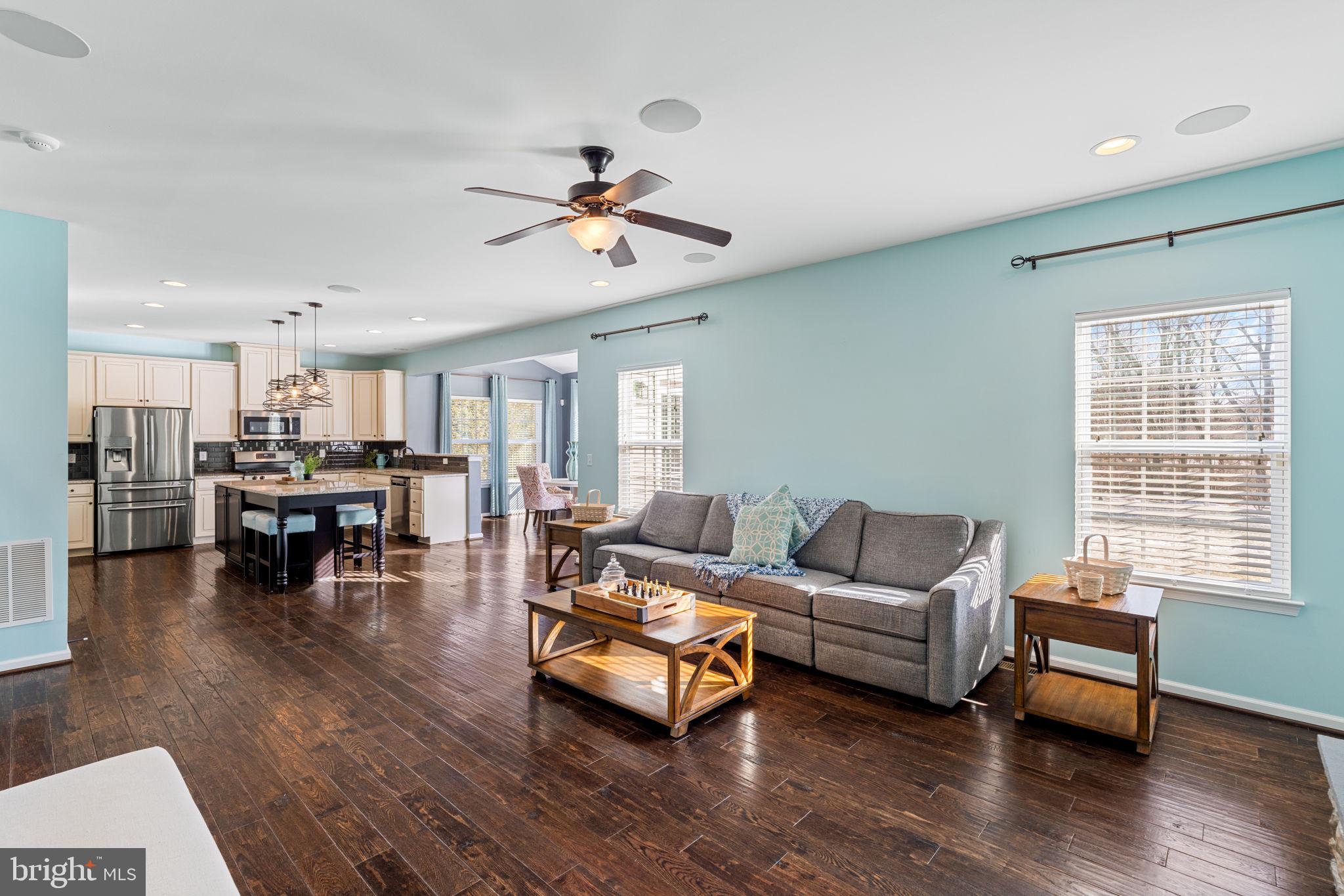 HIDDEN OAKS - Residential