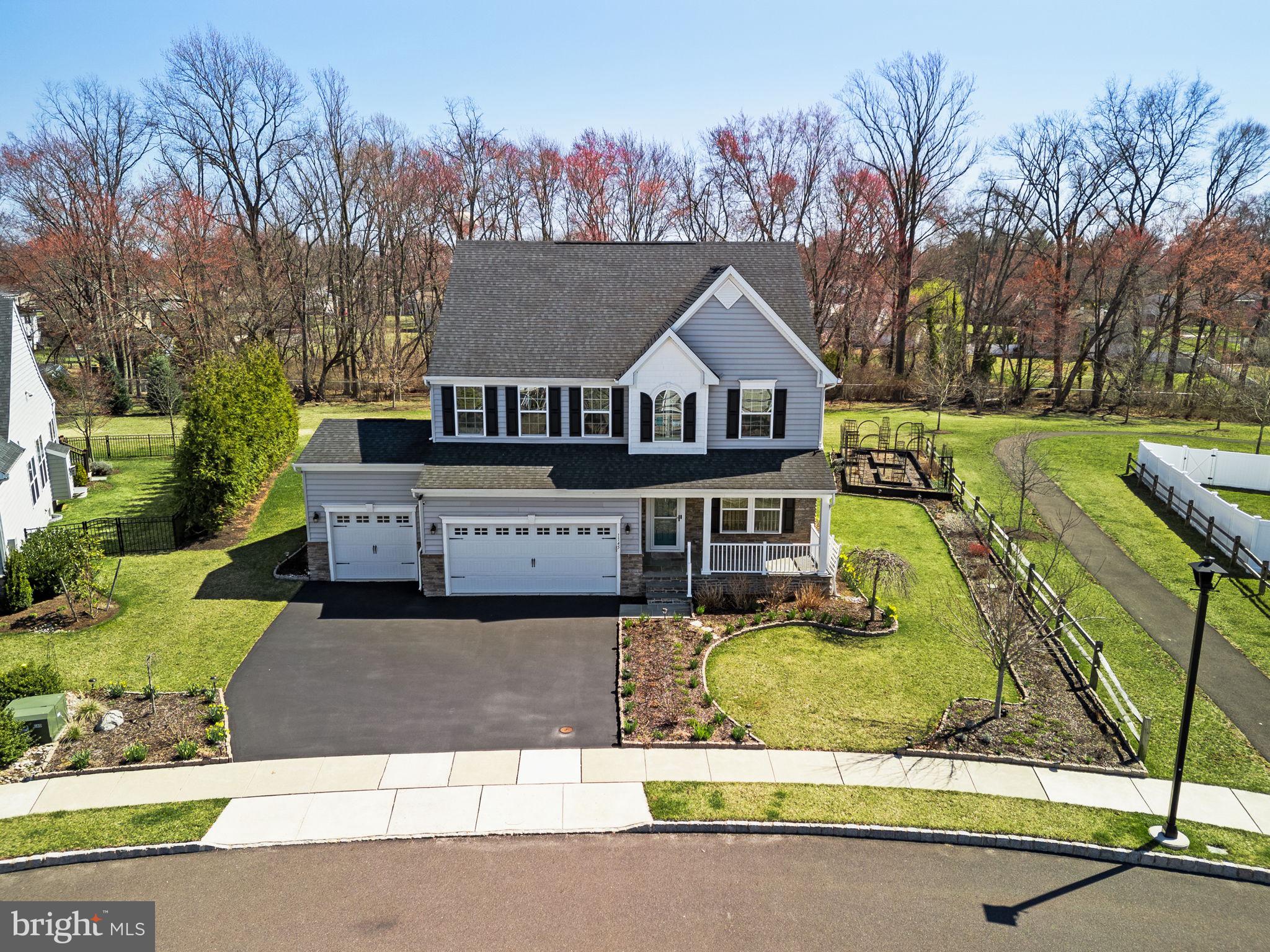 HIDDEN OAKS - Residential