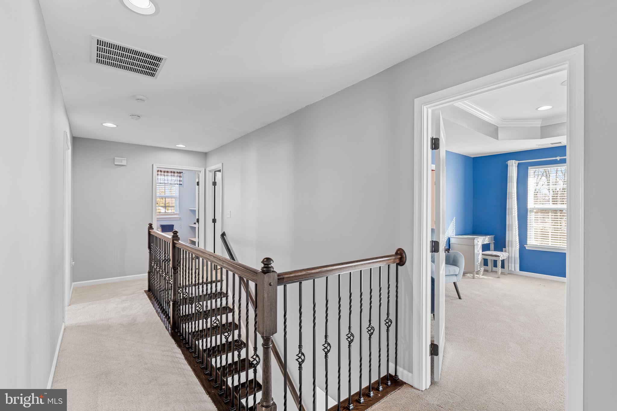 HIDDEN OAKS - Residential