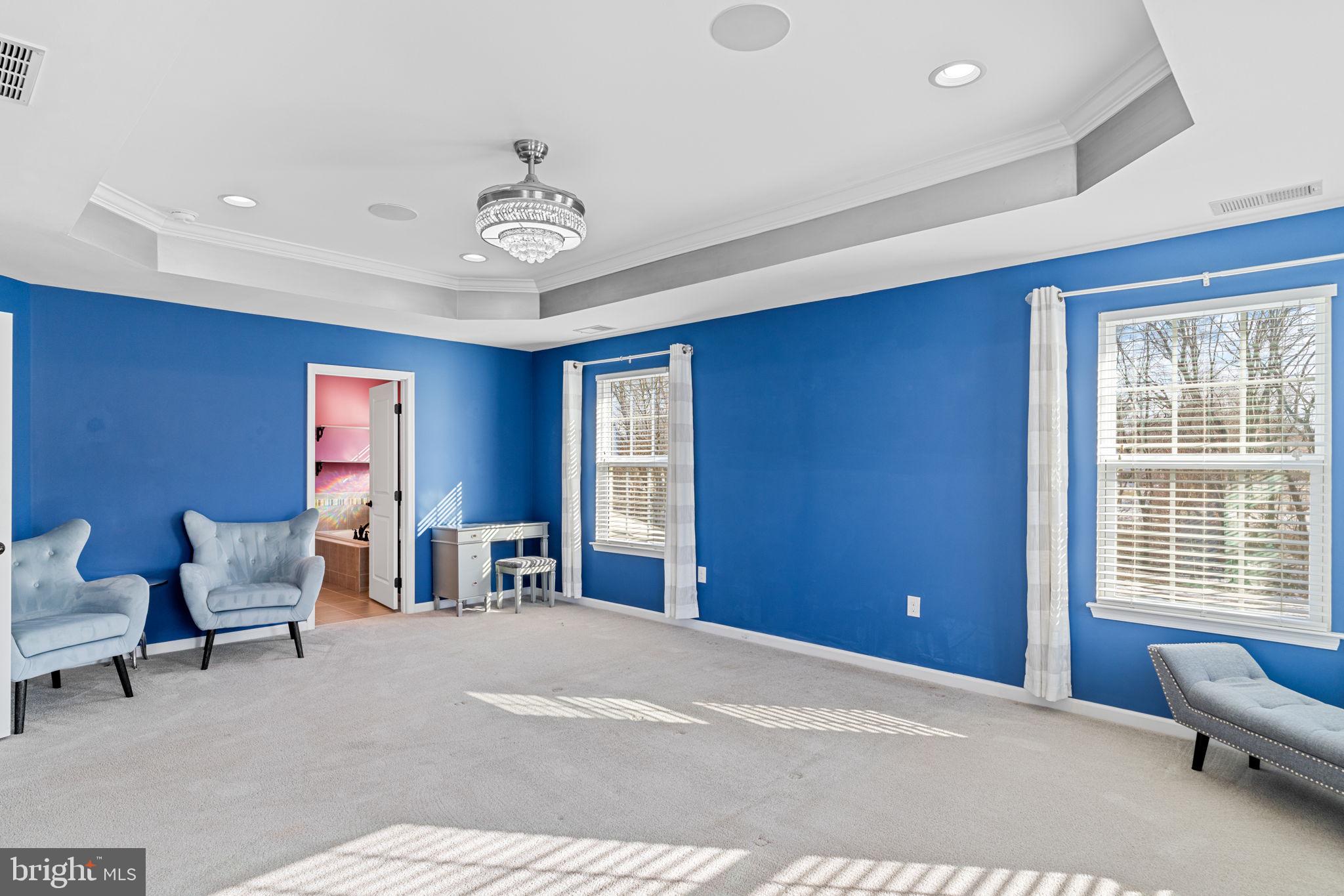 HIDDEN OAKS - Residential