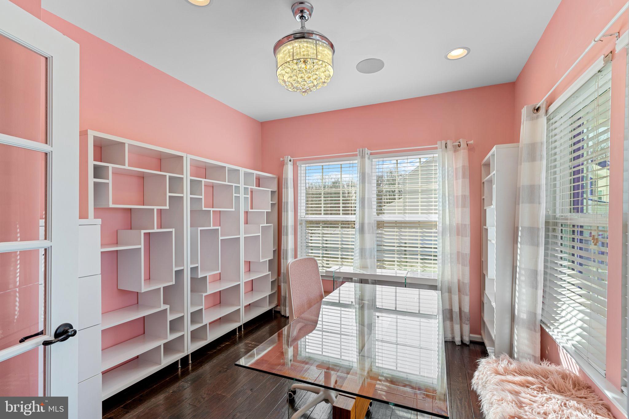 HIDDEN OAKS - Residential