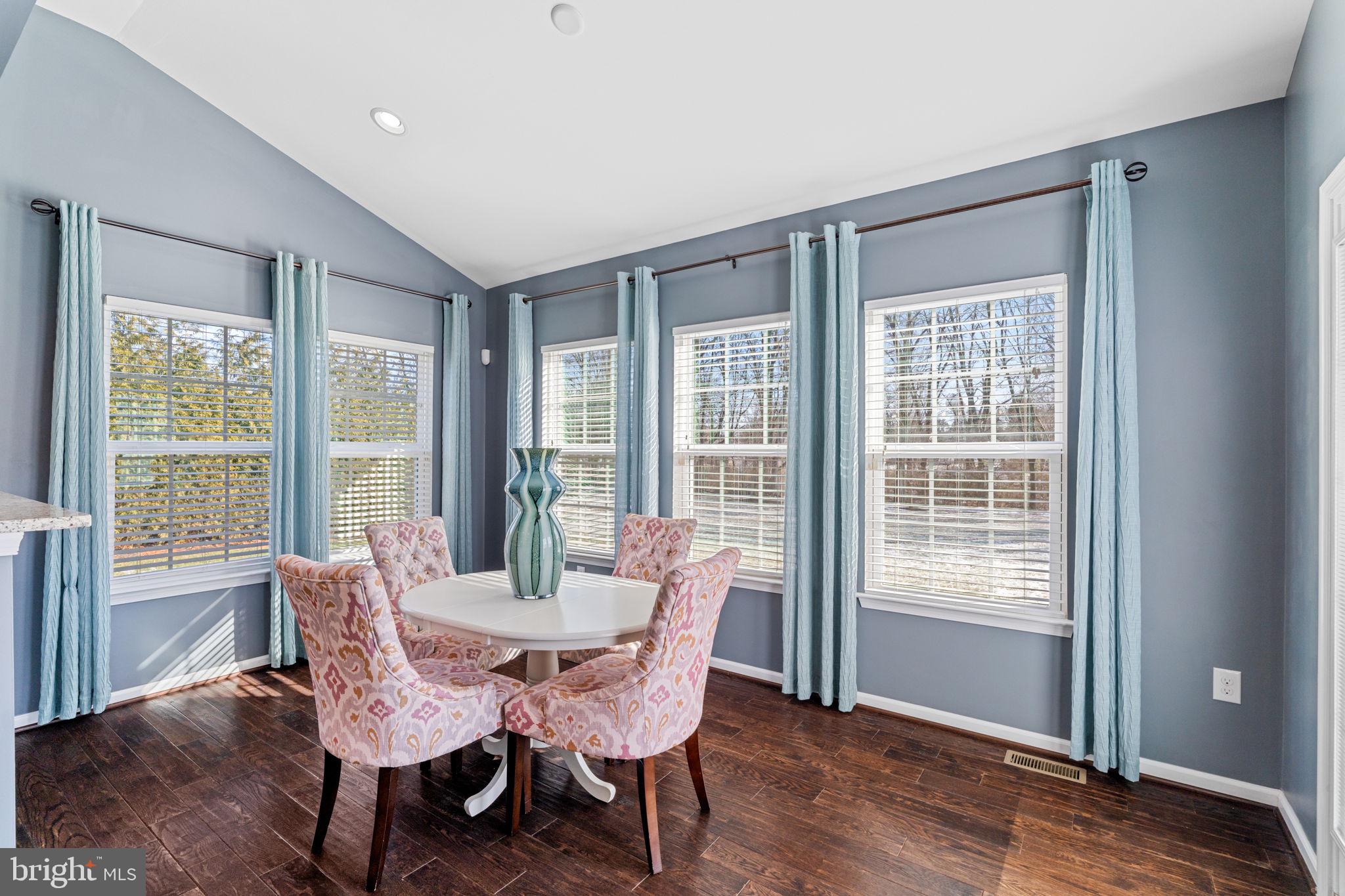 HIDDEN OAKS - Residential