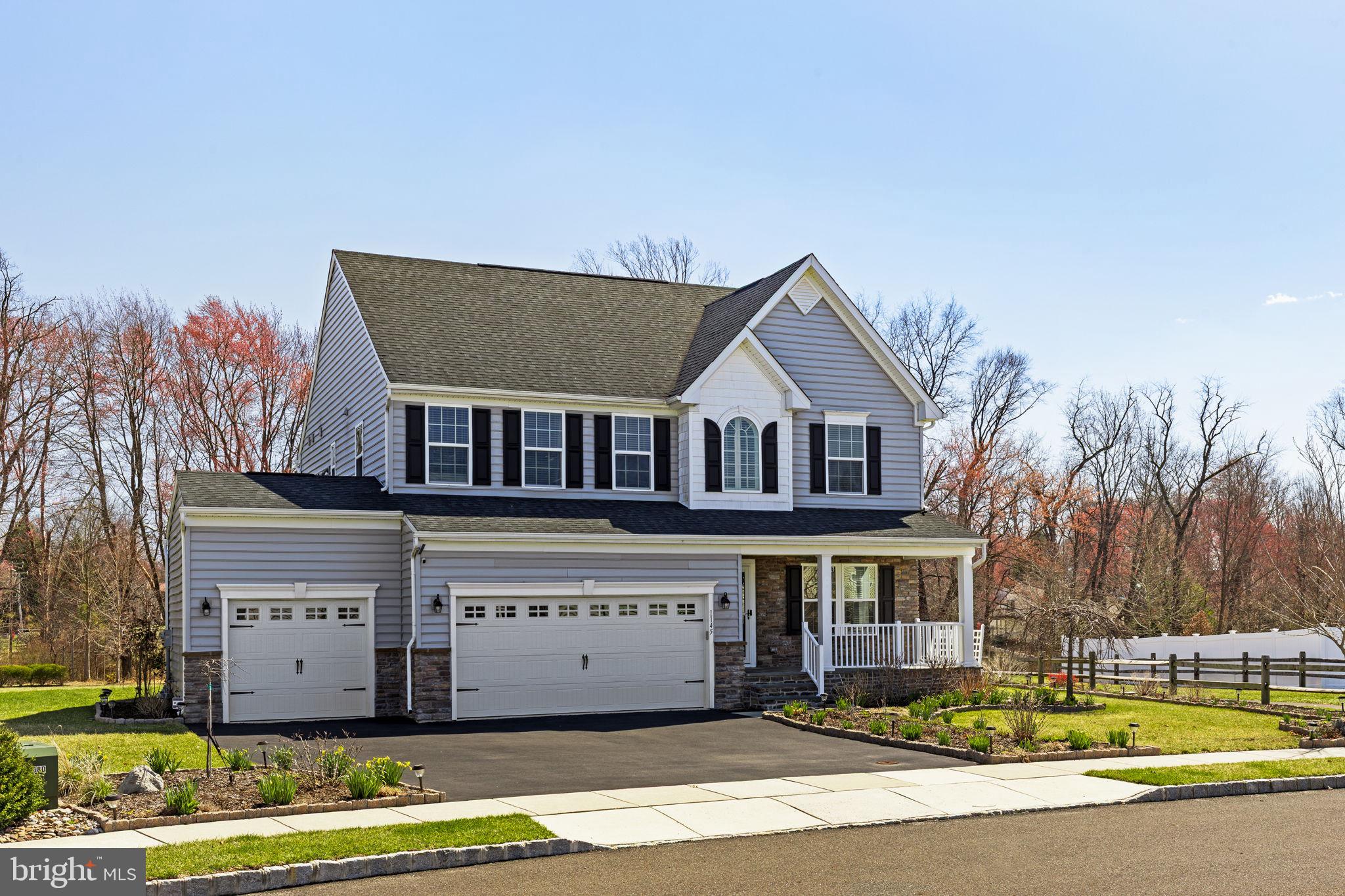 HIDDEN OAKS - Residential