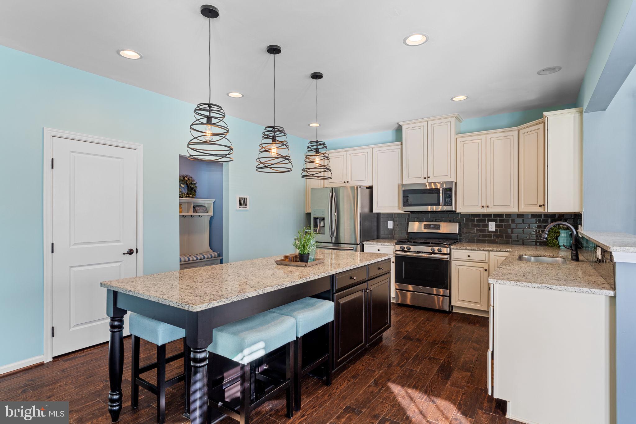 HIDDEN OAKS - Residential