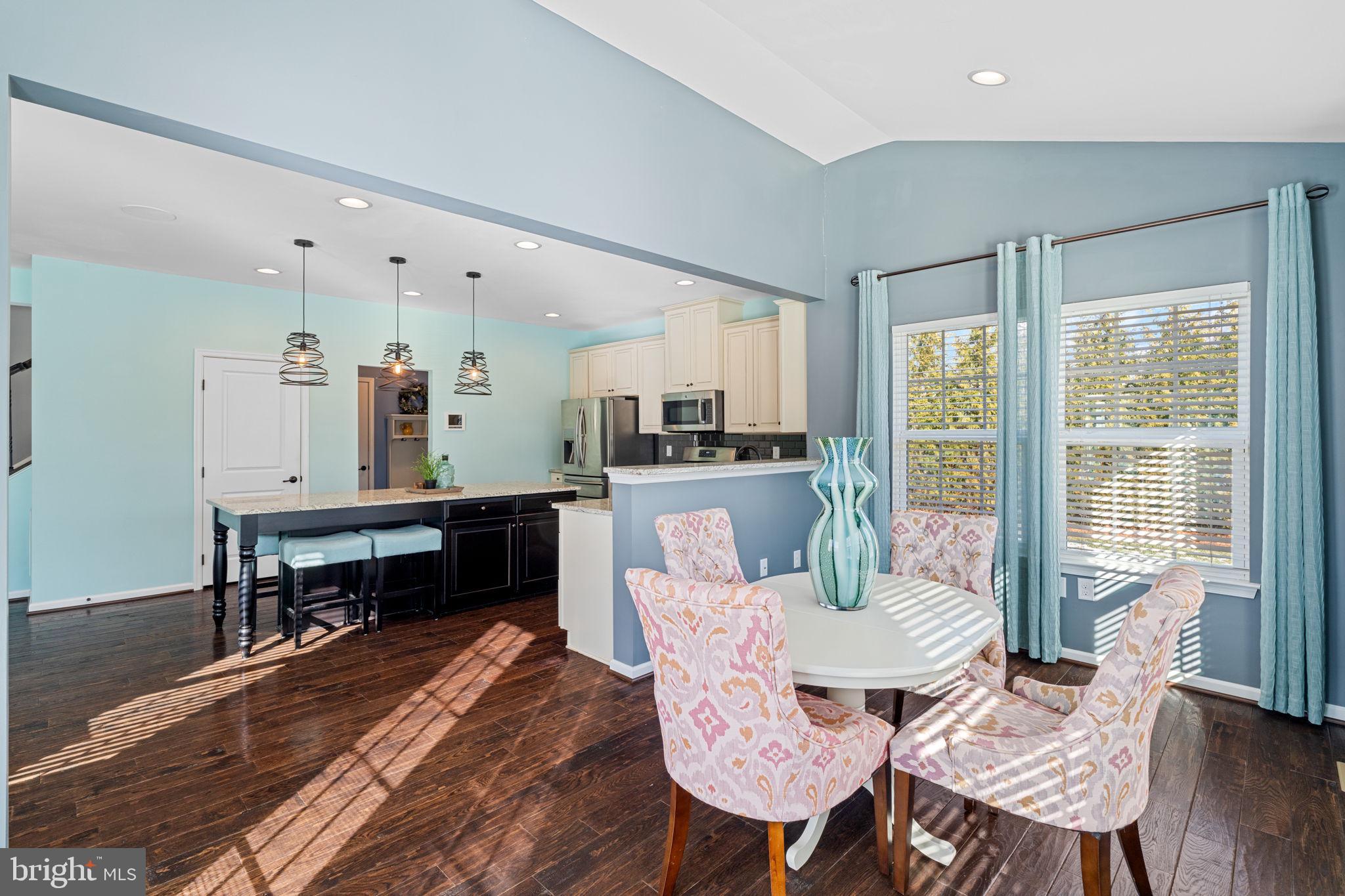 HIDDEN OAKS - Residential