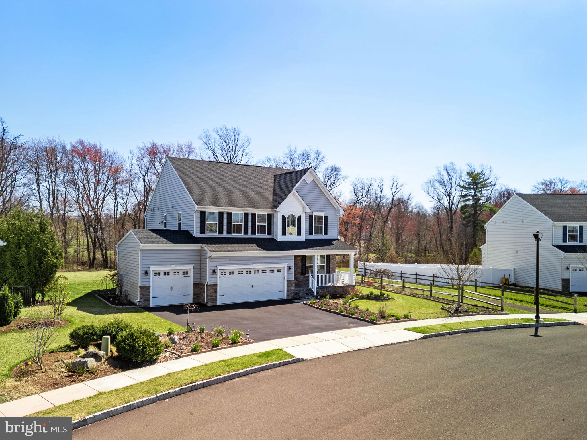 HIDDEN OAKS - Residential