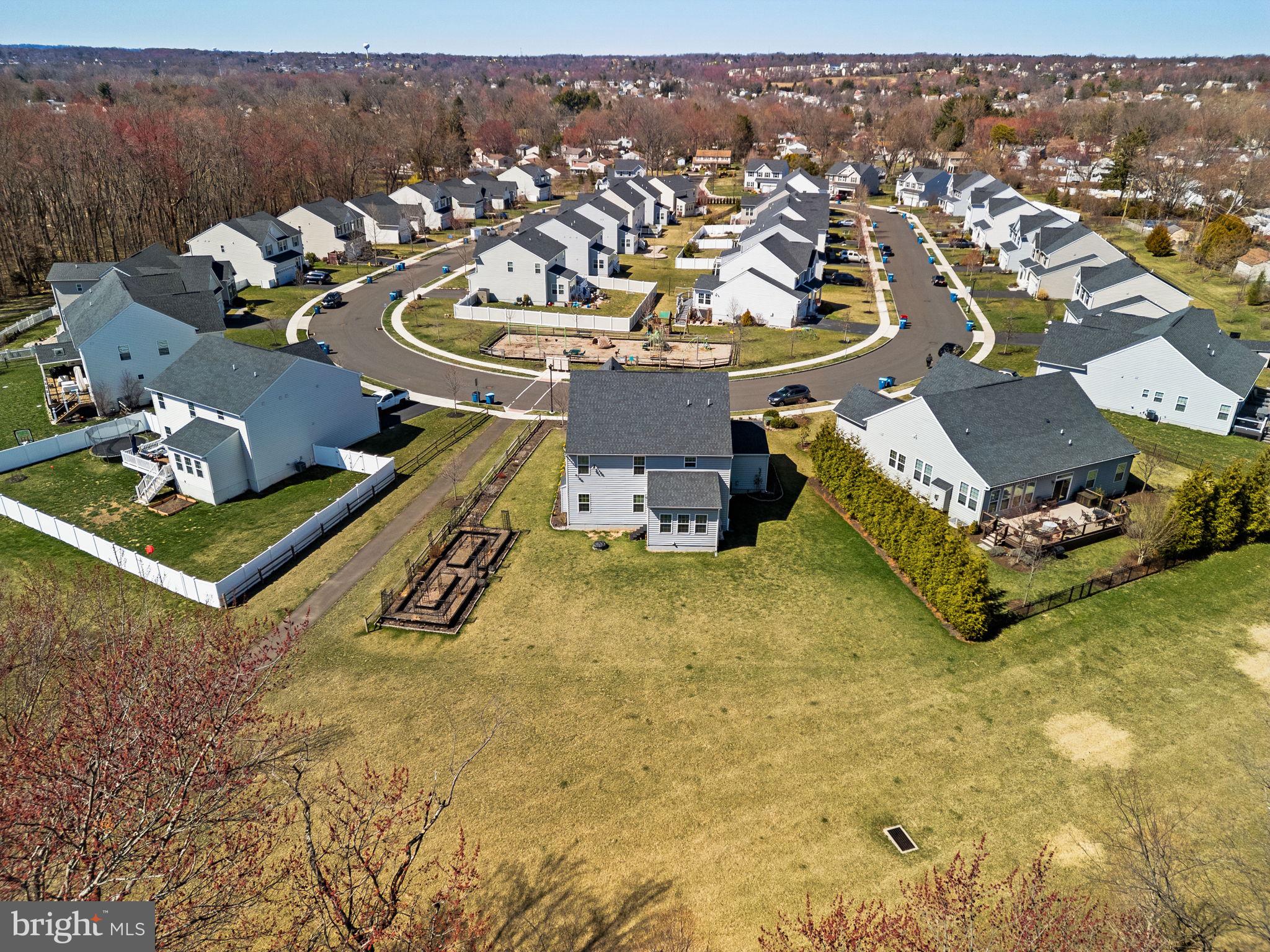 HIDDEN OAKS - Residential