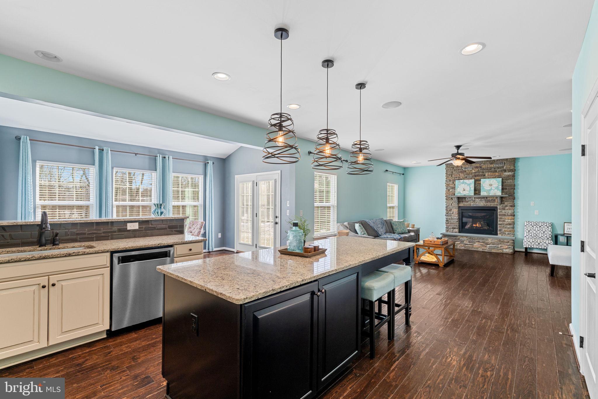 HIDDEN OAKS - Residential