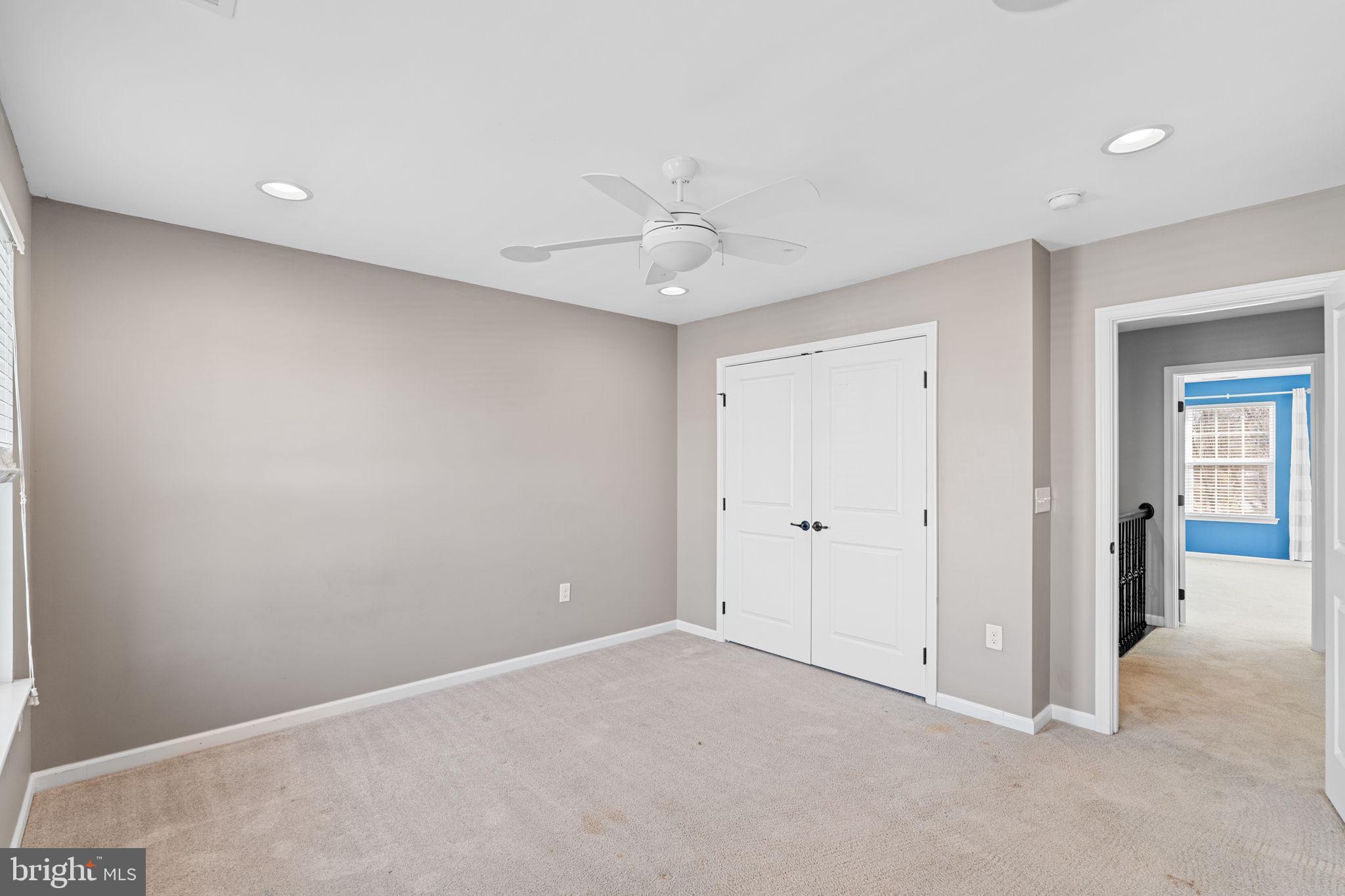 HIDDEN OAKS - Residential