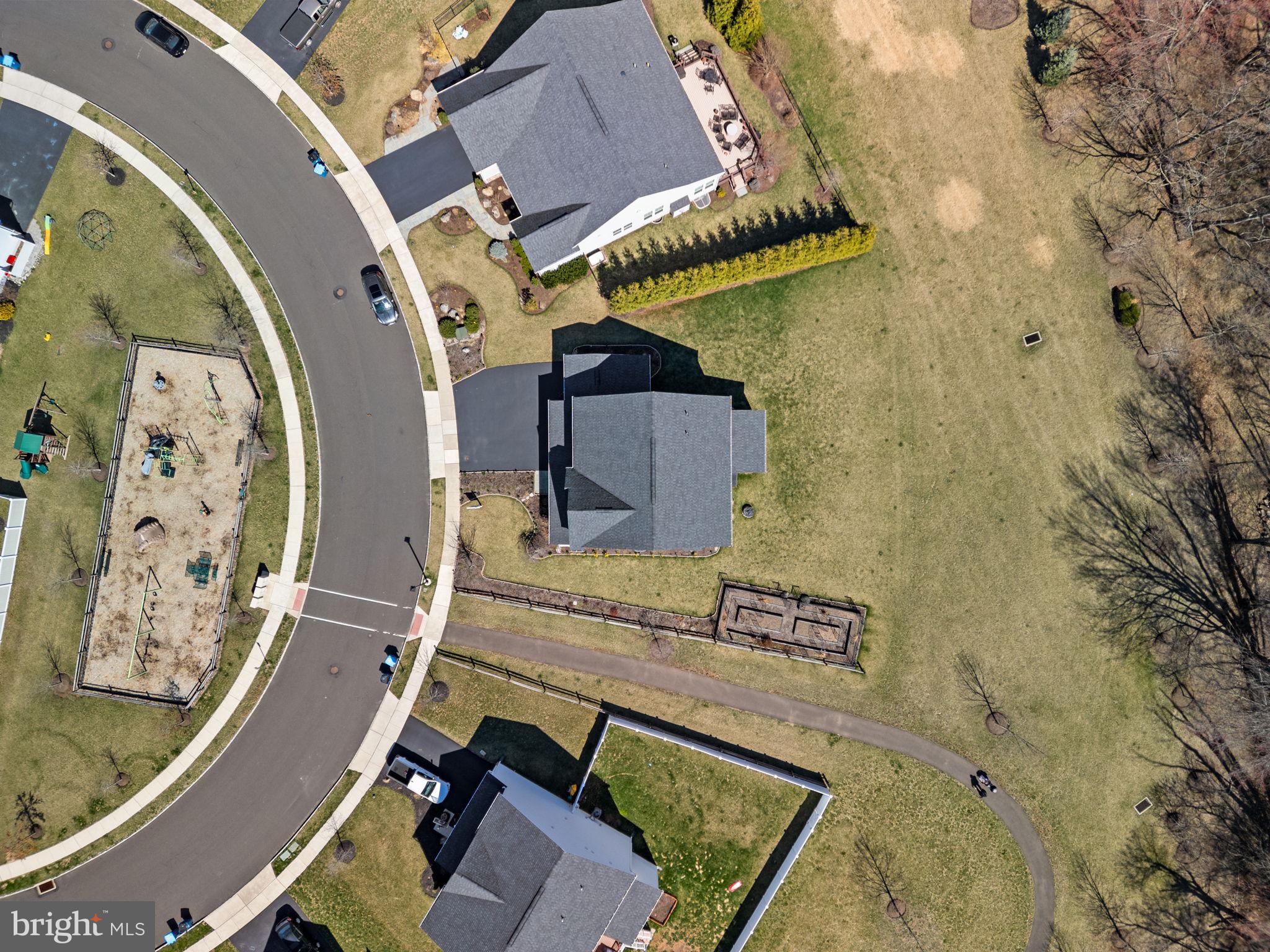 HIDDEN OAKS - Residential