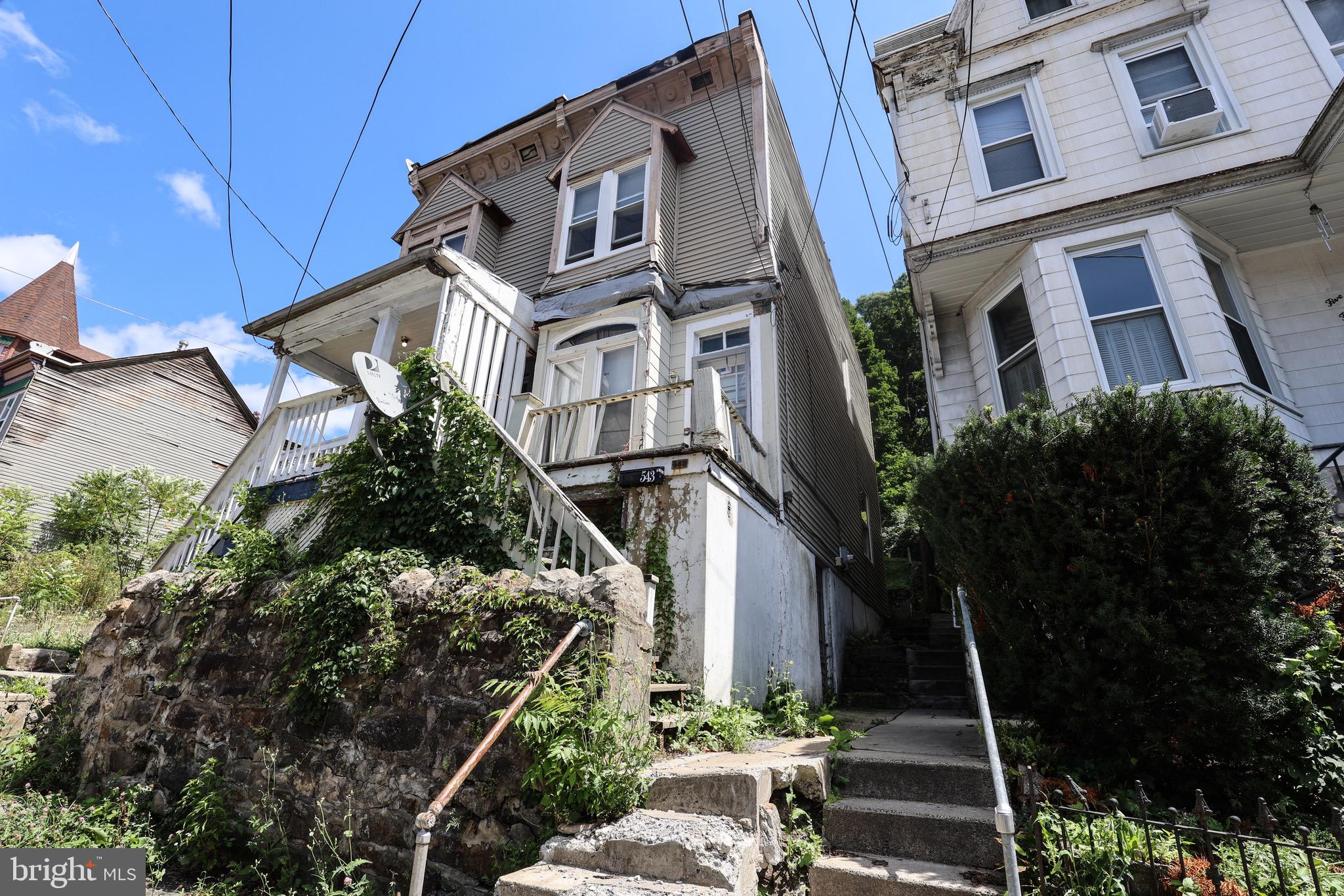 543 E NORWEGIAN STREET