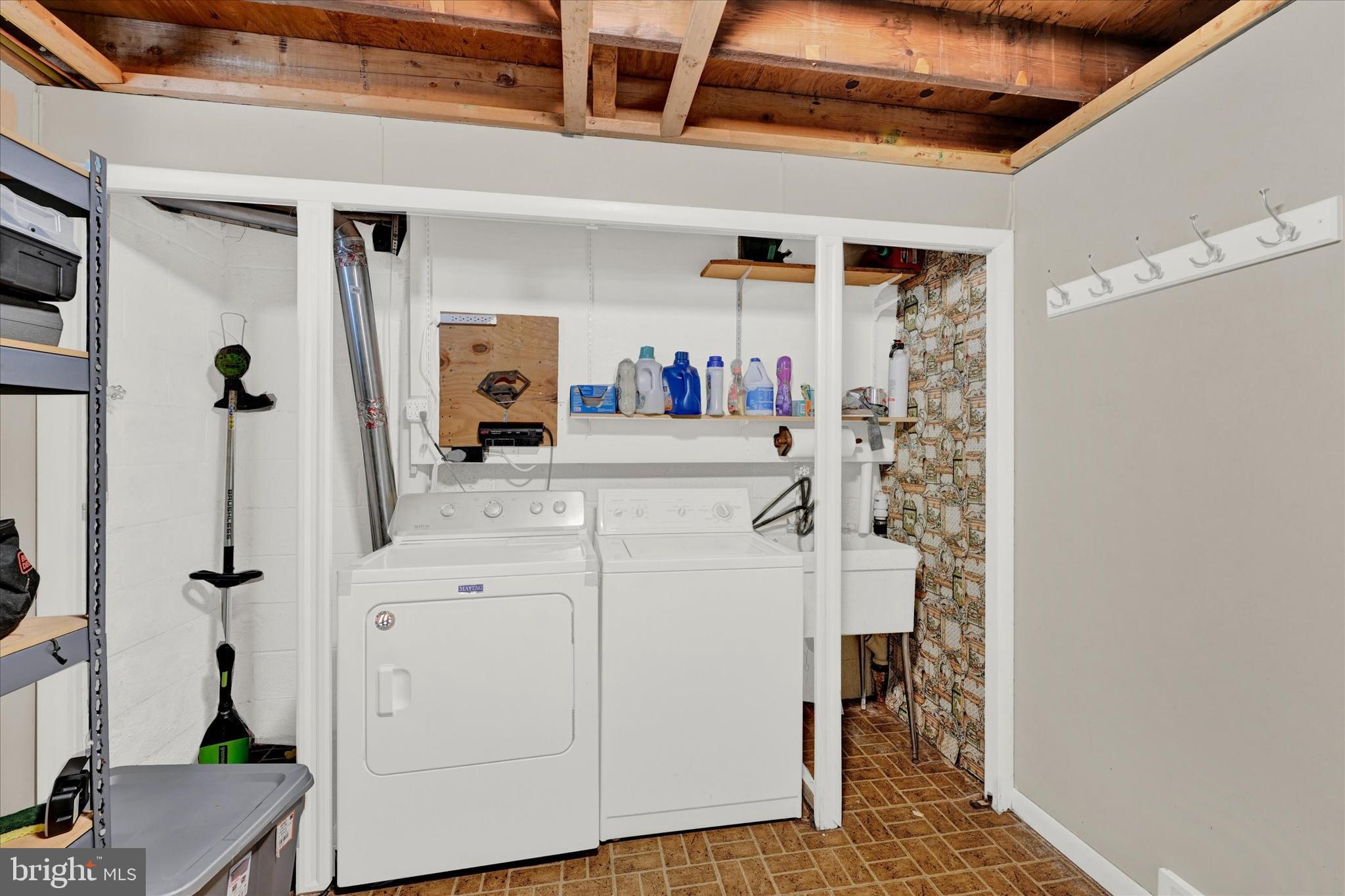 PINE GROVE - Residential