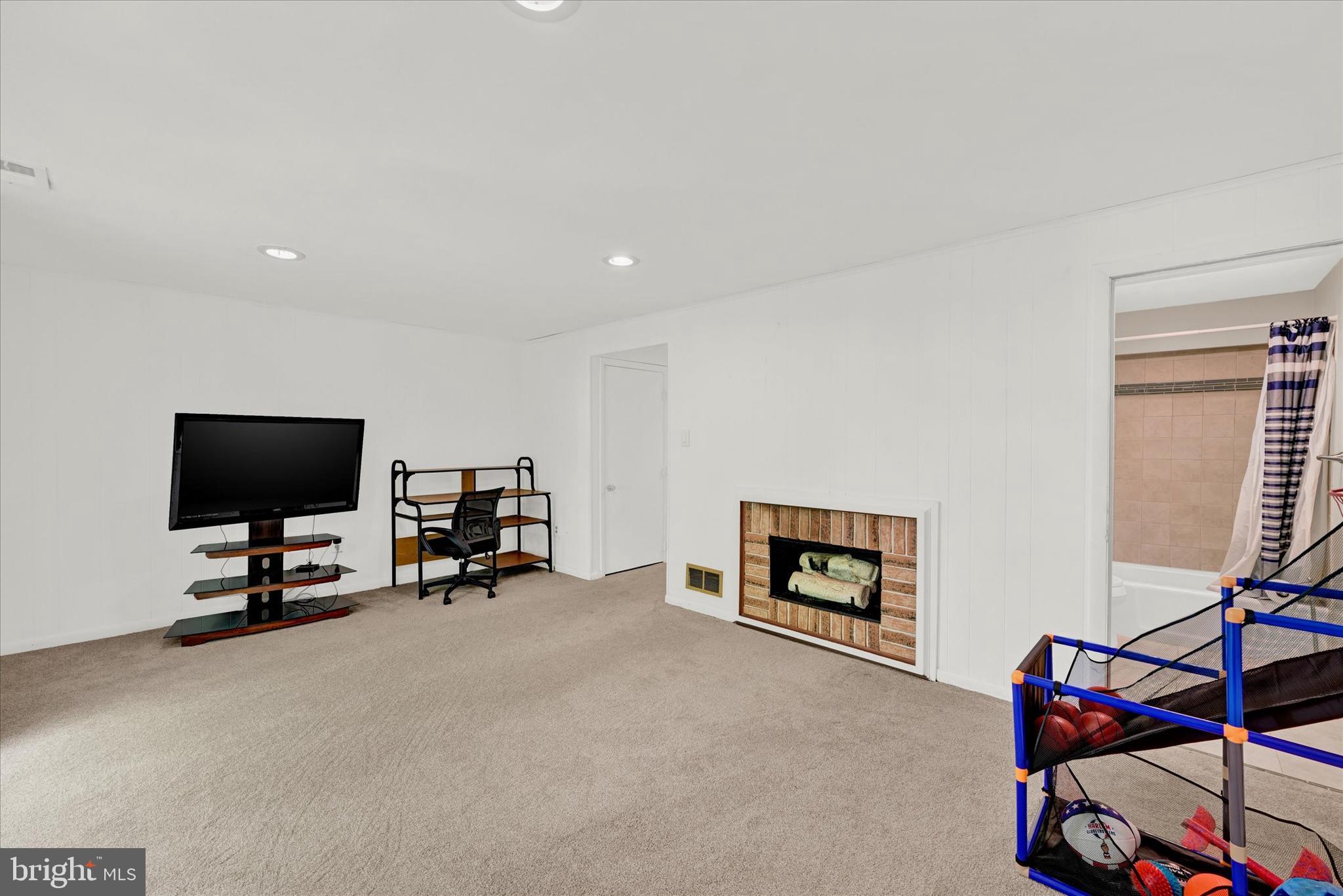 PINE GROVE - Residential