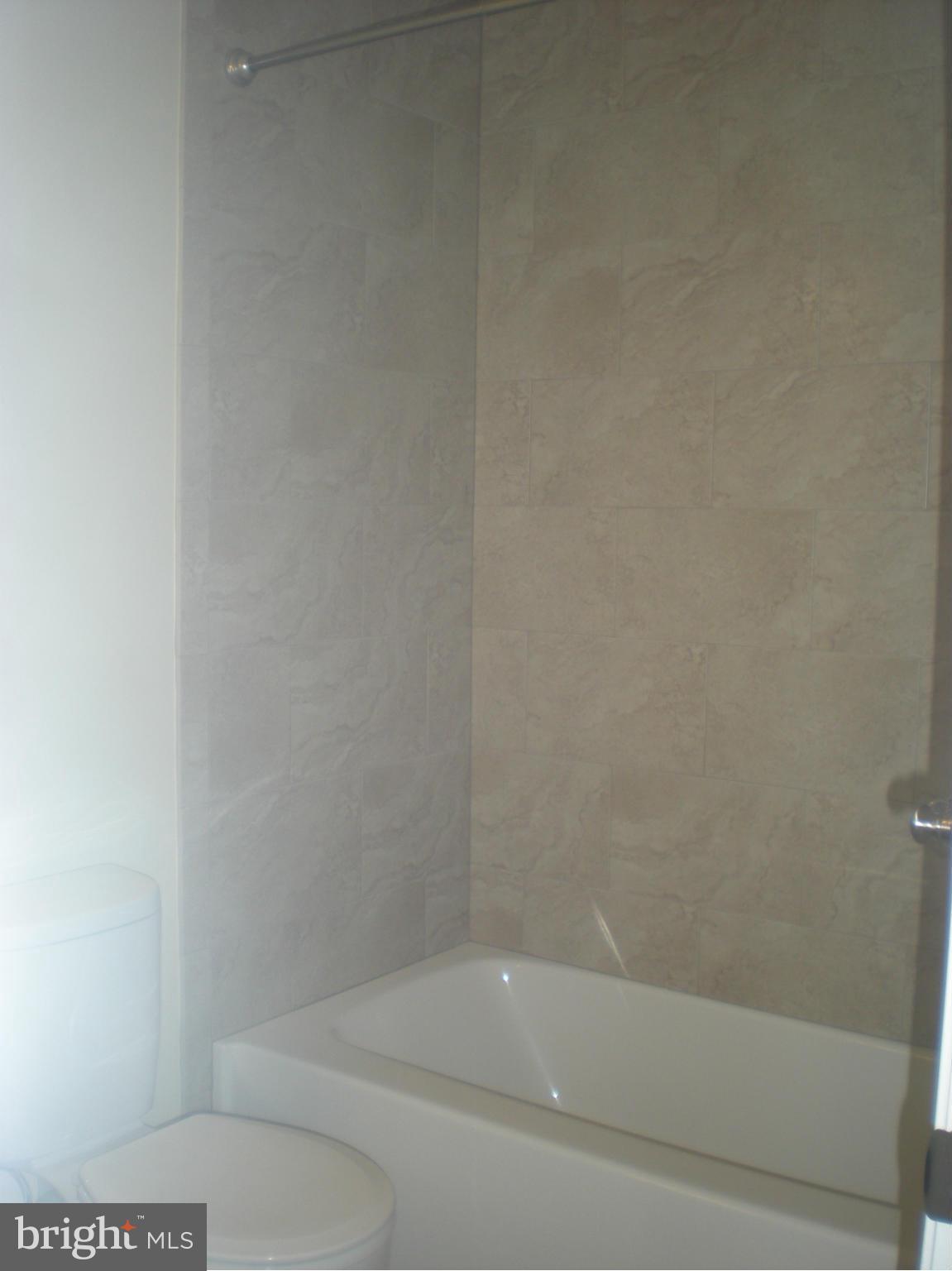 BARNETT AVENUE TOWNHOMES - Residential Lease