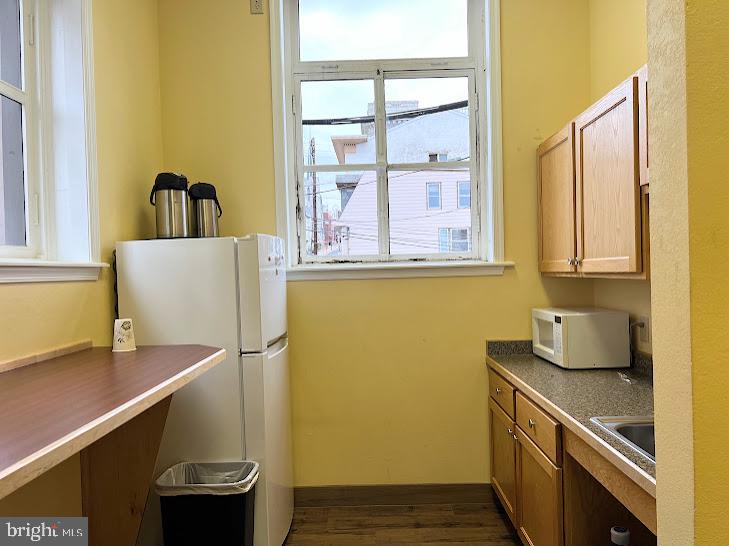 25, 23 S CENTRE STREET