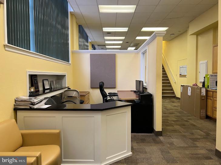 25, 23 S CENTRE STREET