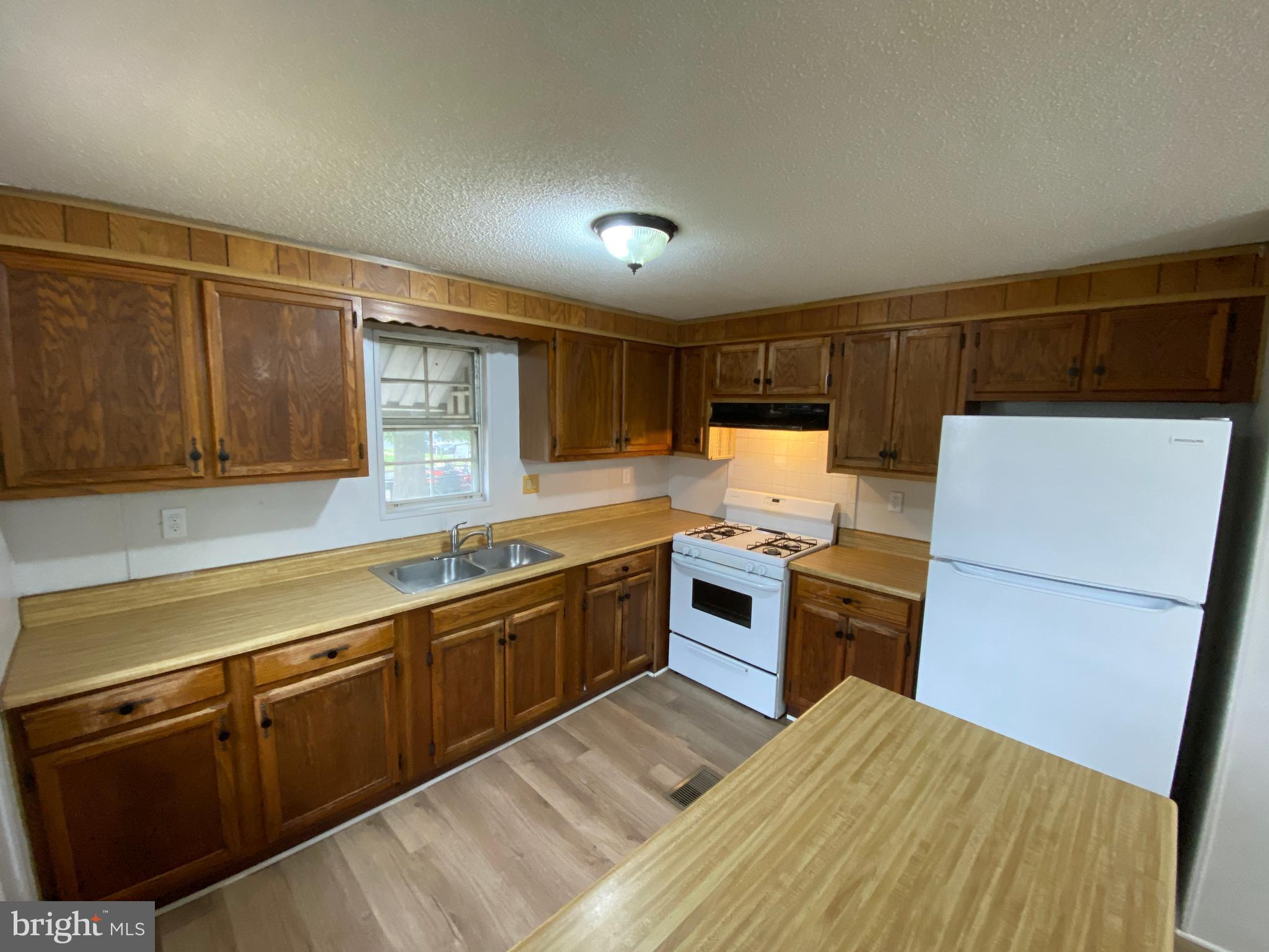 MAYFIELD - Residential Lease