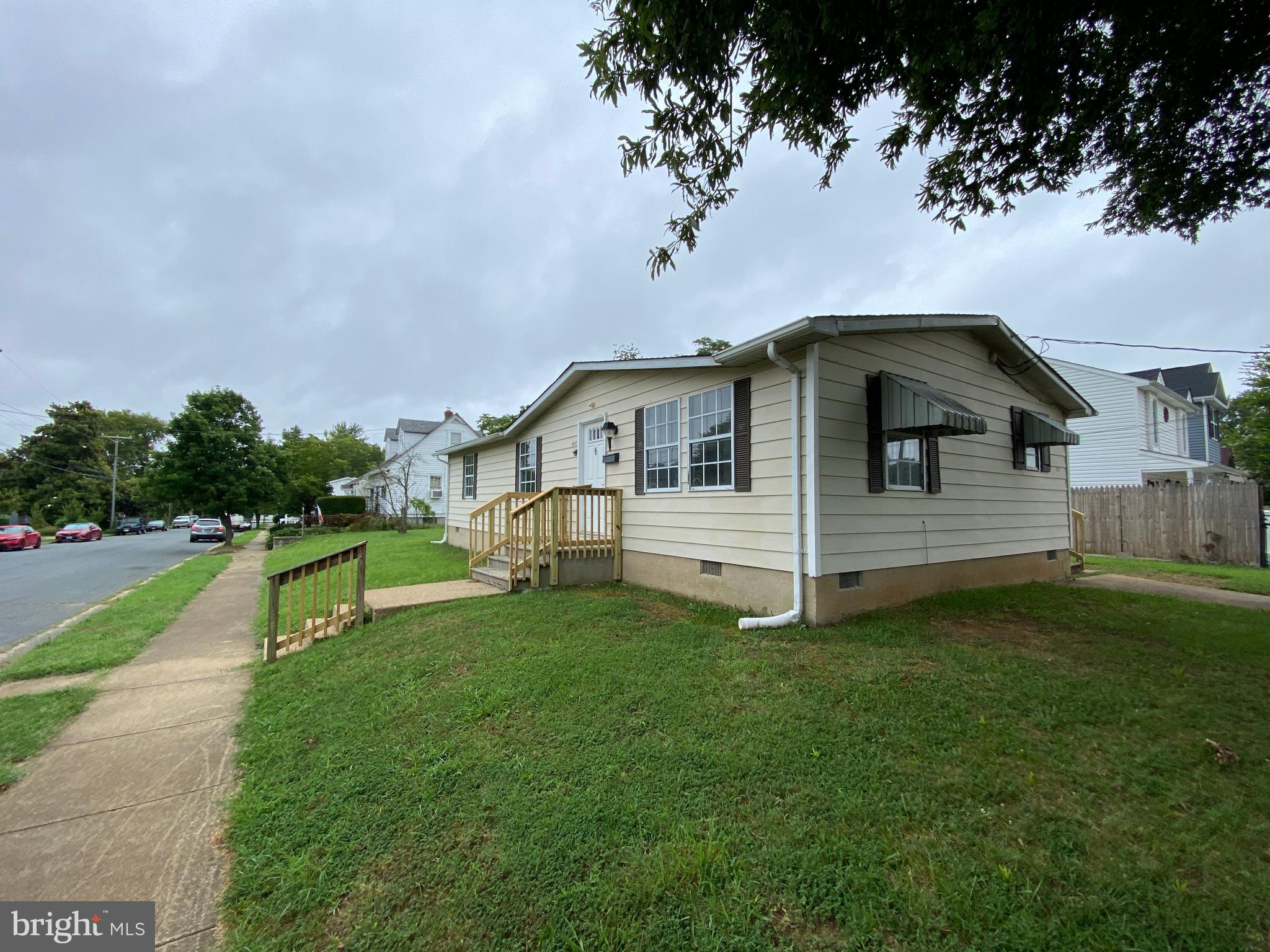 MAYFIELD - Residential Lease