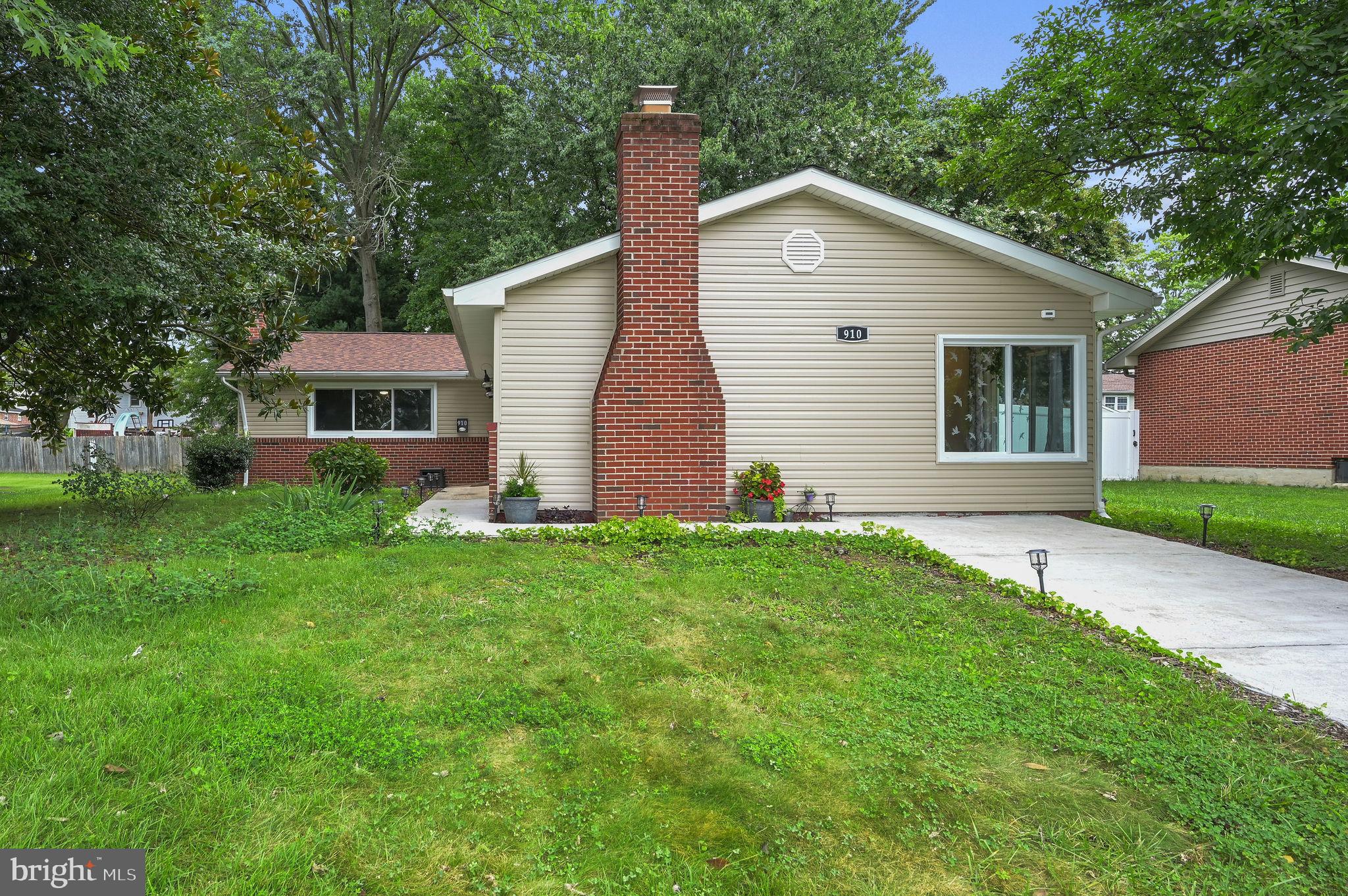 910 WILSON DRIVE