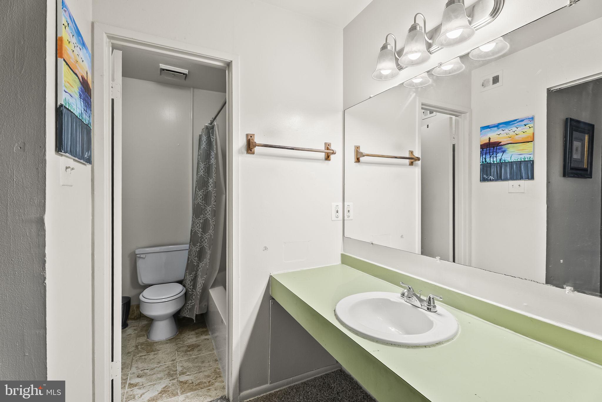 PINE CONDOMINIUM - Residential