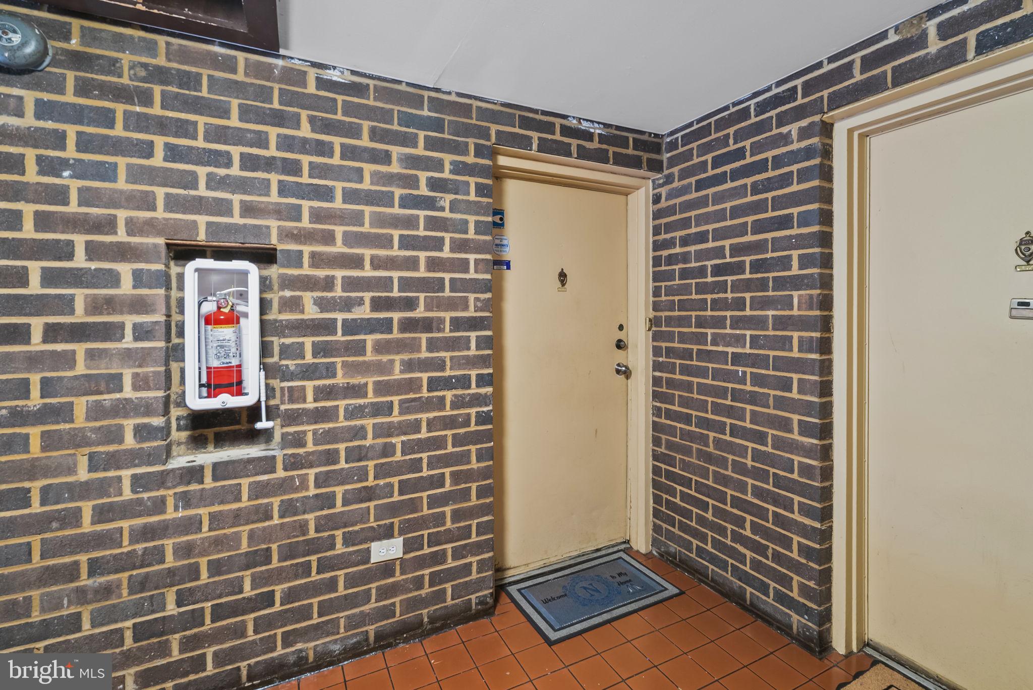 10214 PRINCE PLACE 8-202