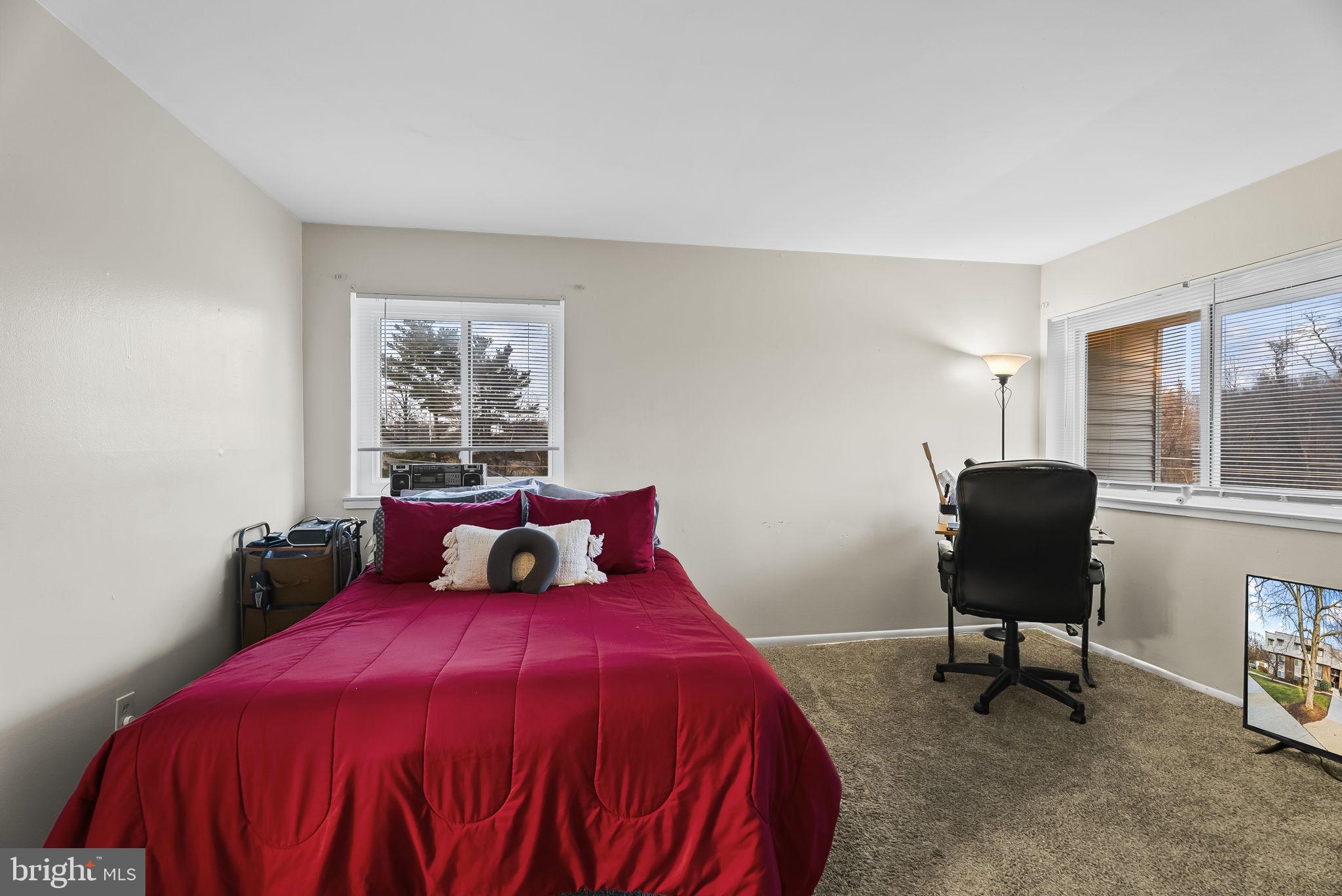 PINE CONDOMINIUM - Residential