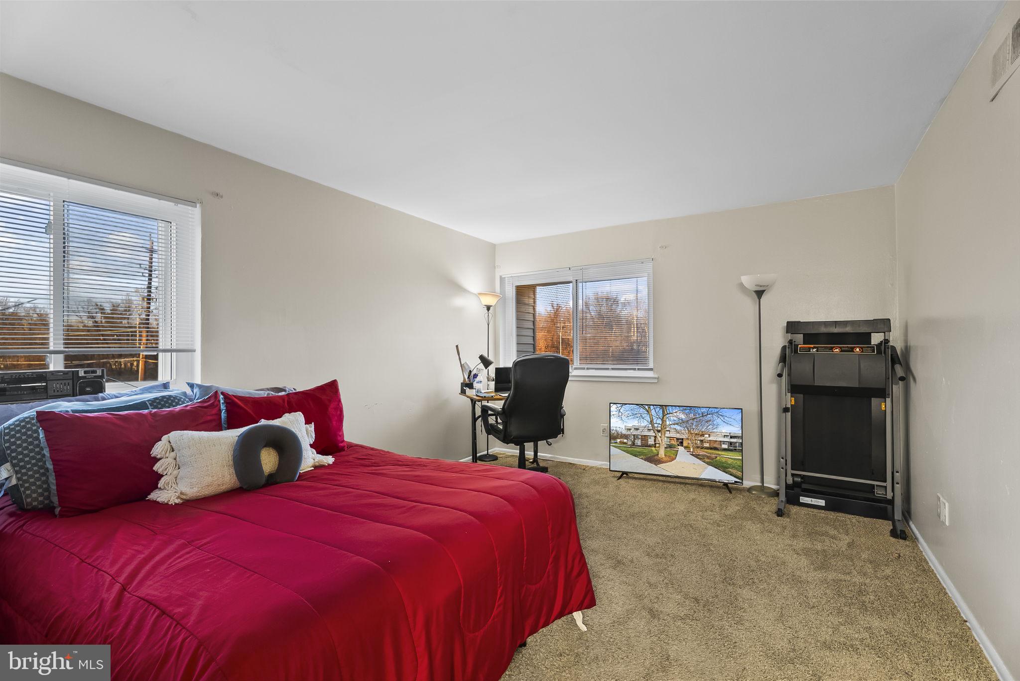 PINE CONDOMINIUM - Residential