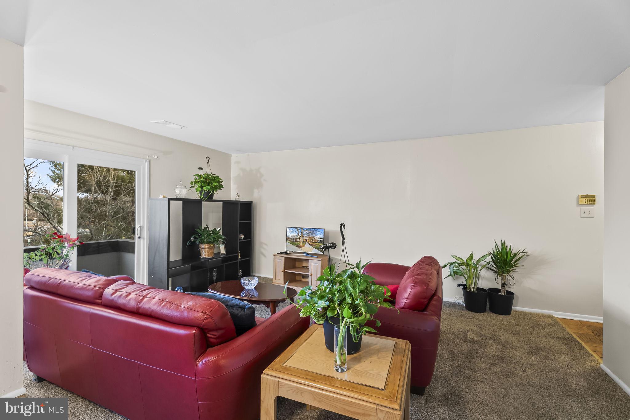 PINE CONDOMINIUM - Residential