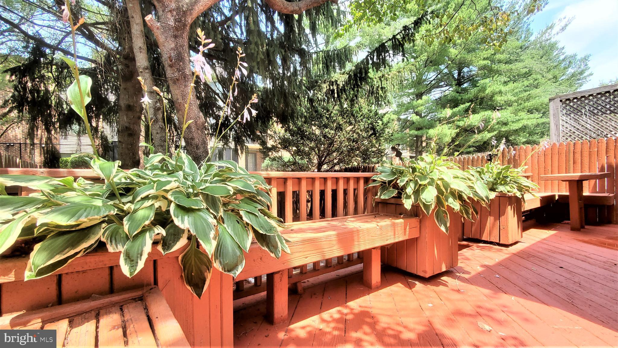 FARMINGDALE ESTATES - Residential