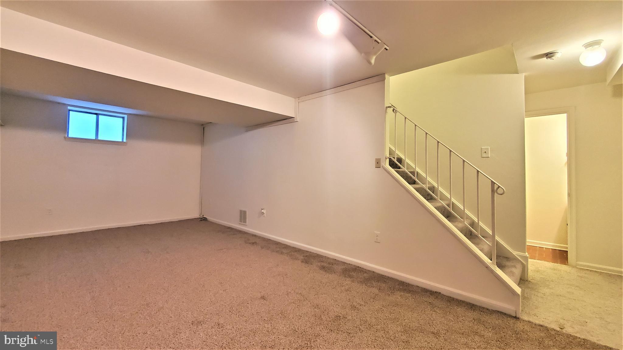 FARMINGDALE ESTATES - Residential