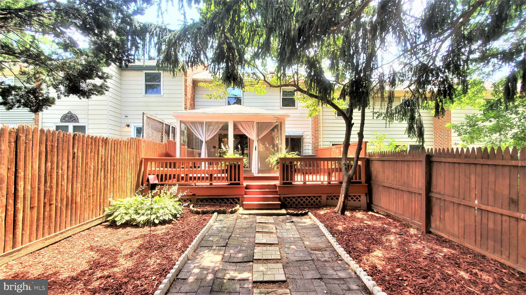 FARMINGDALE ESTATES - Residential