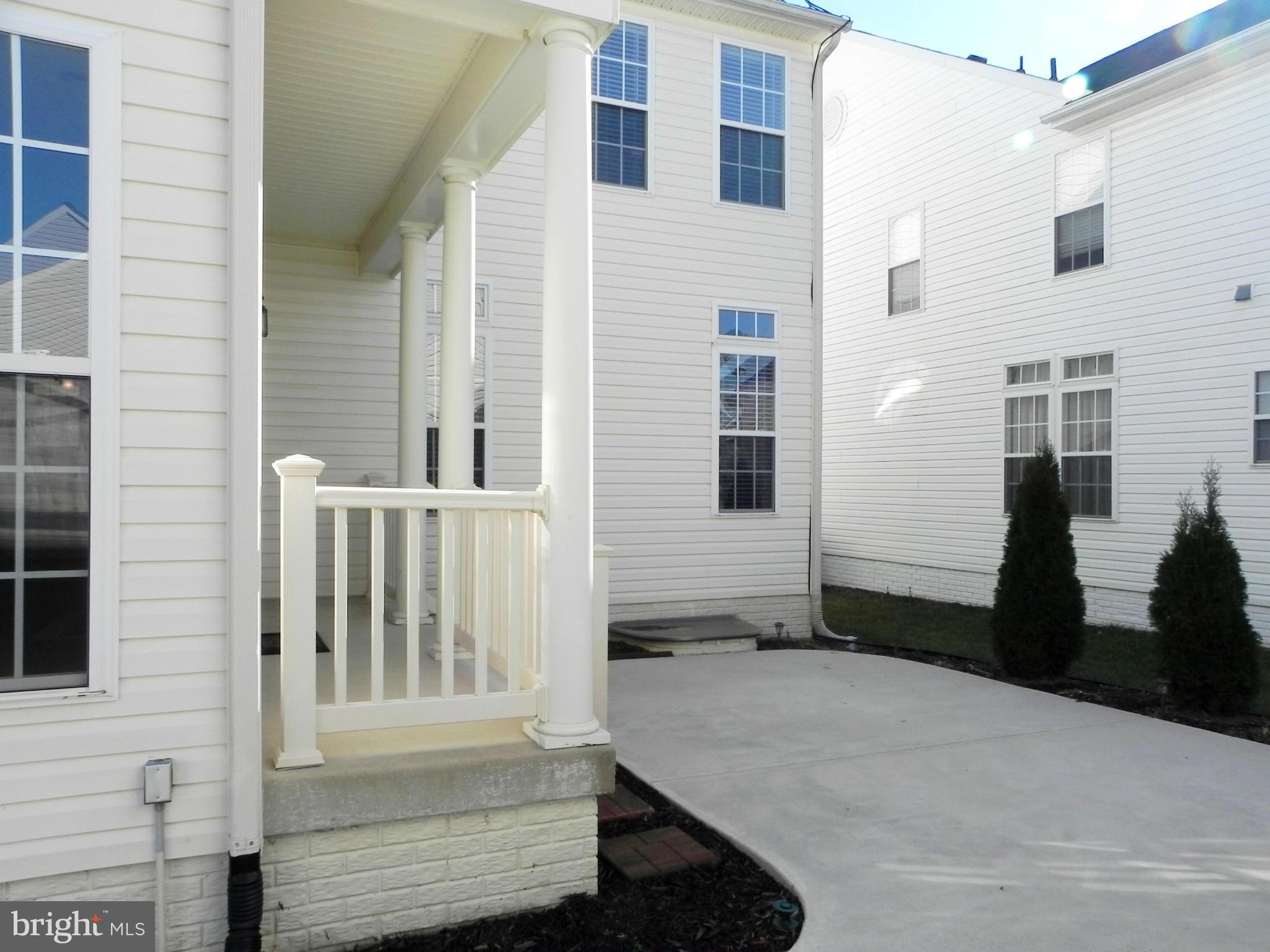 LAKELAND PLACE - Residential