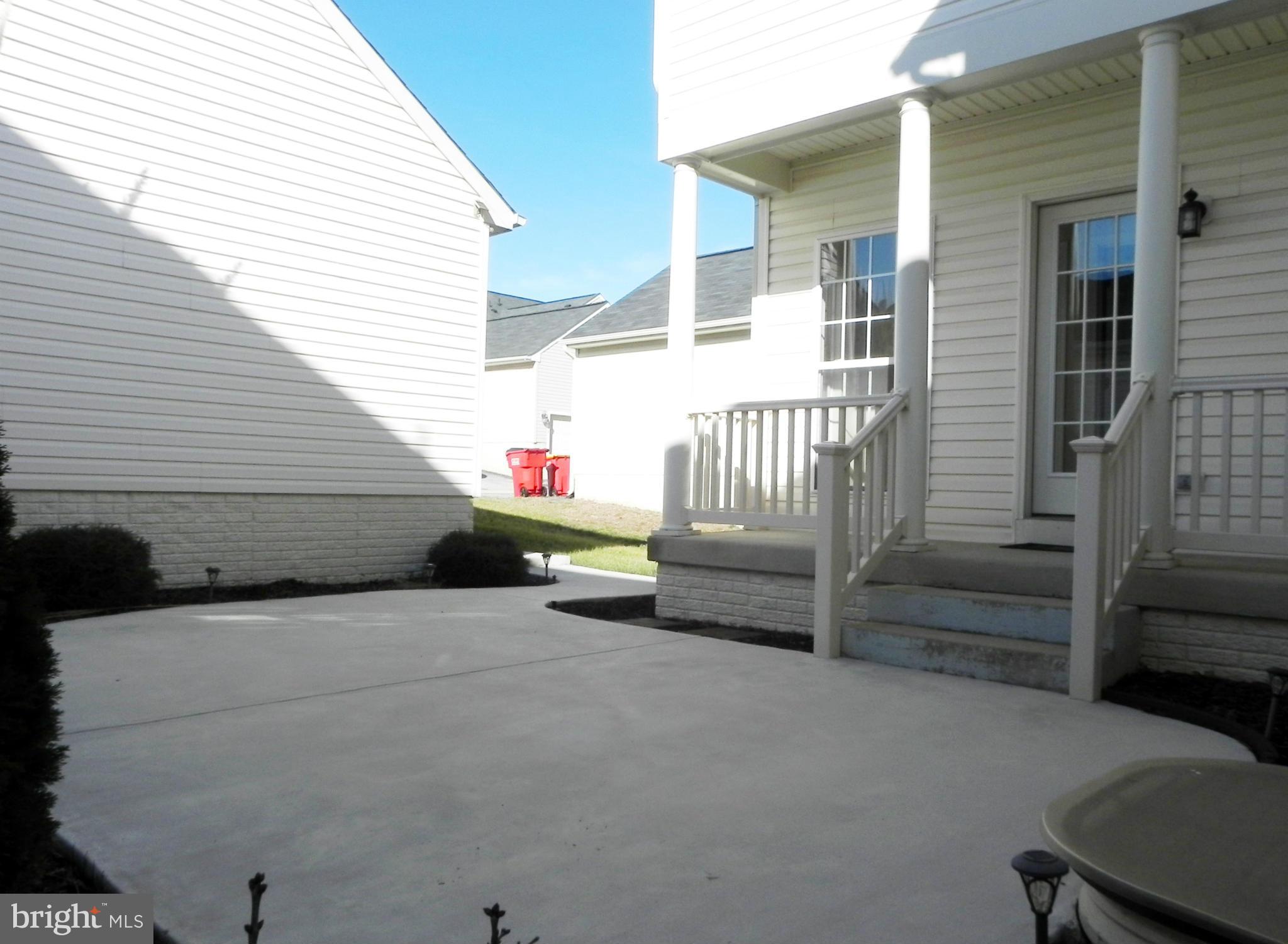 LAKELAND PLACE - Residential