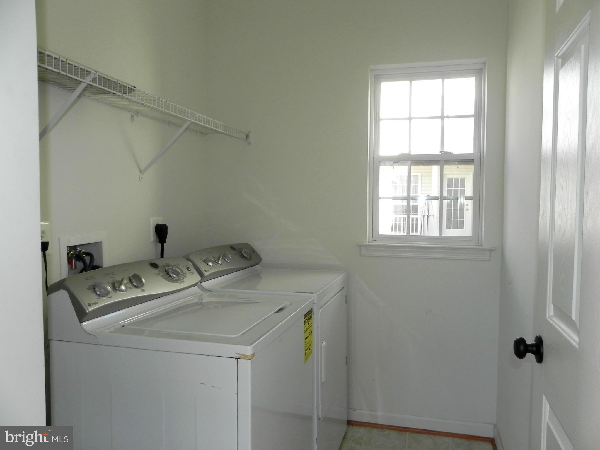 LAKELAND PLACE - Residential