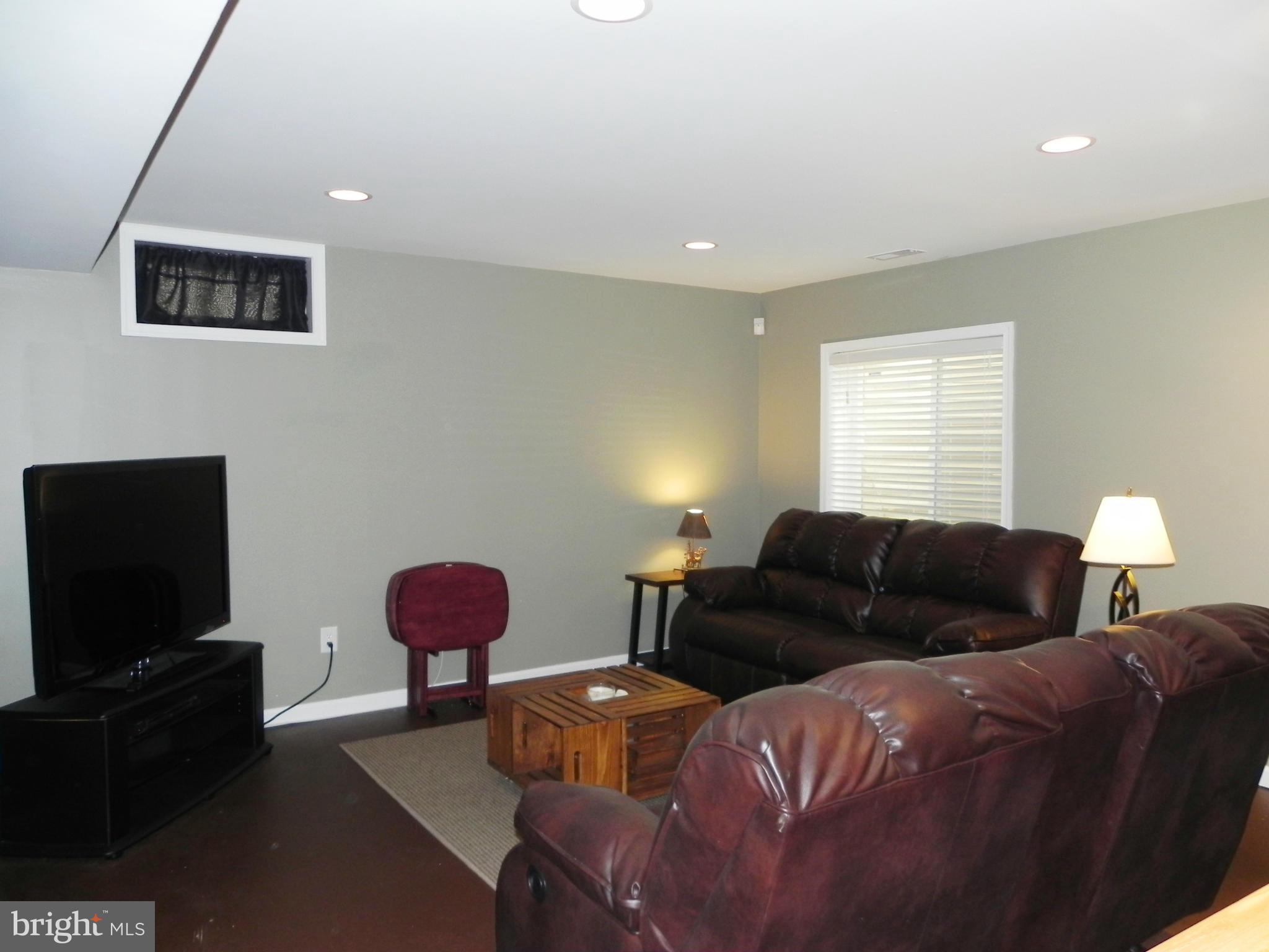 LAKELAND PLACE - Residential