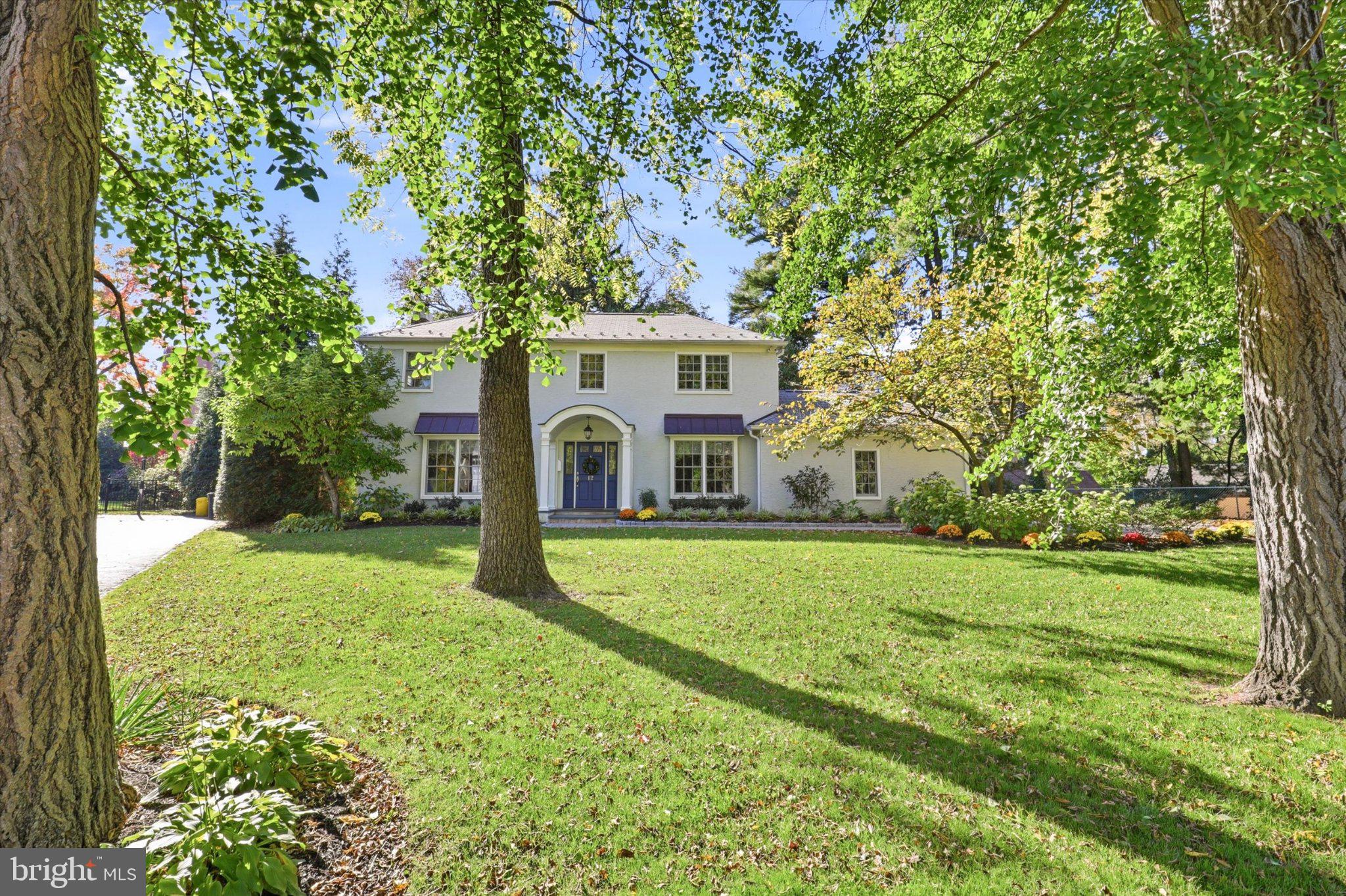 12 LLANBERRIS ROAD