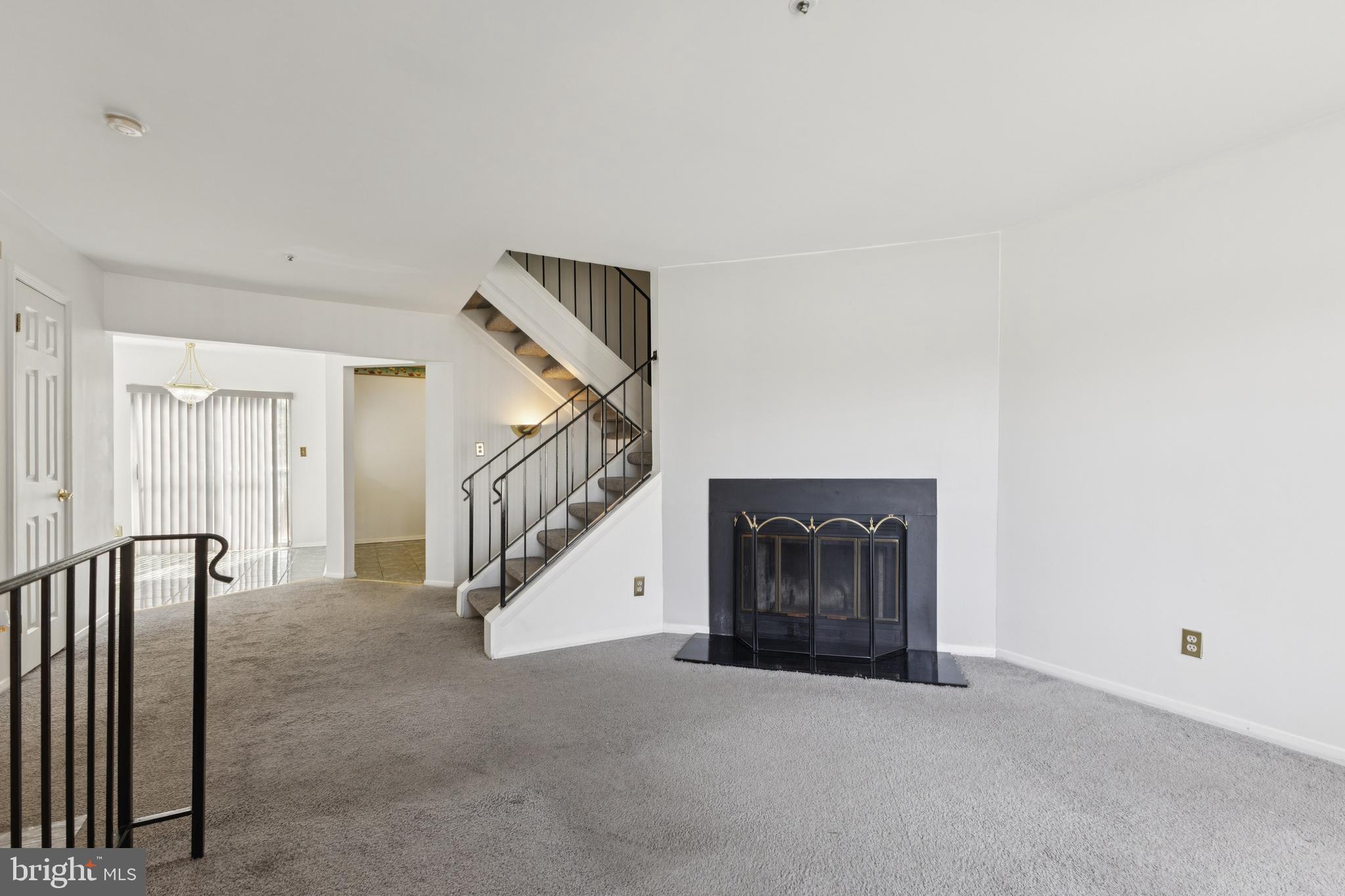 REGENCY TOWNS - Residential Lease