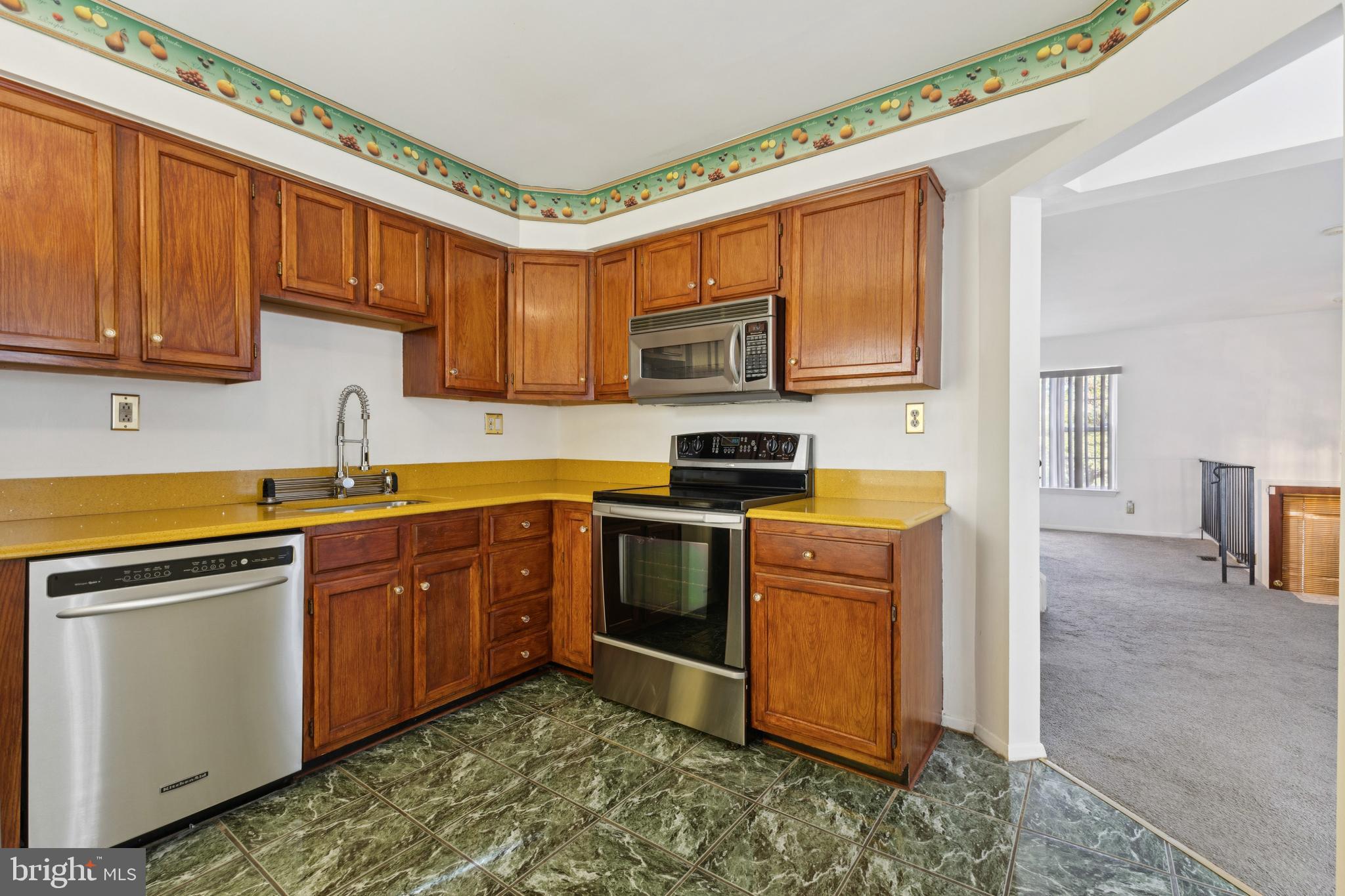 REGENCY TOWNS - Residential Lease