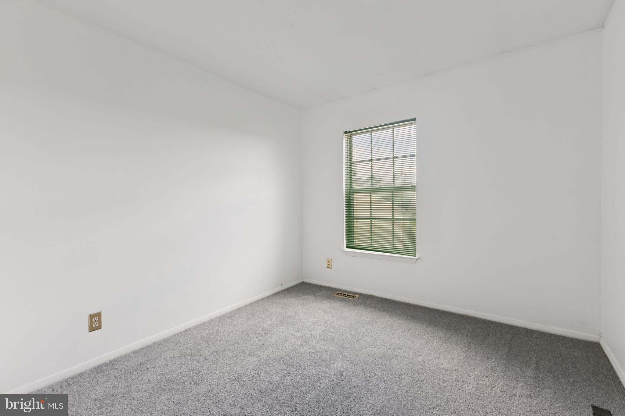 REGENCY TOWNS - Residential Lease