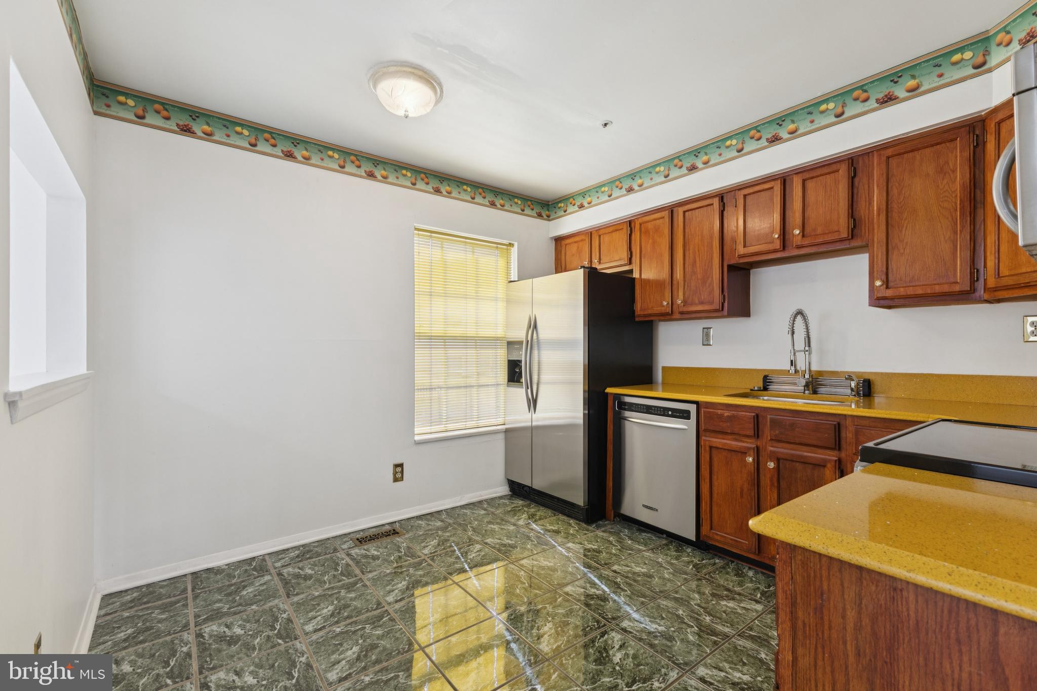 REGENCY TOWNS - Residential Lease