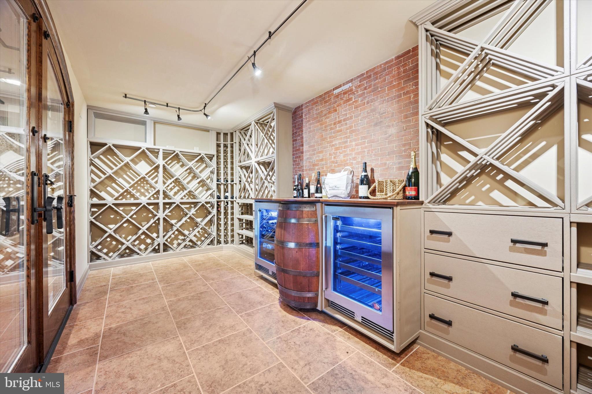 BRICK HOUSE FARM - Residential