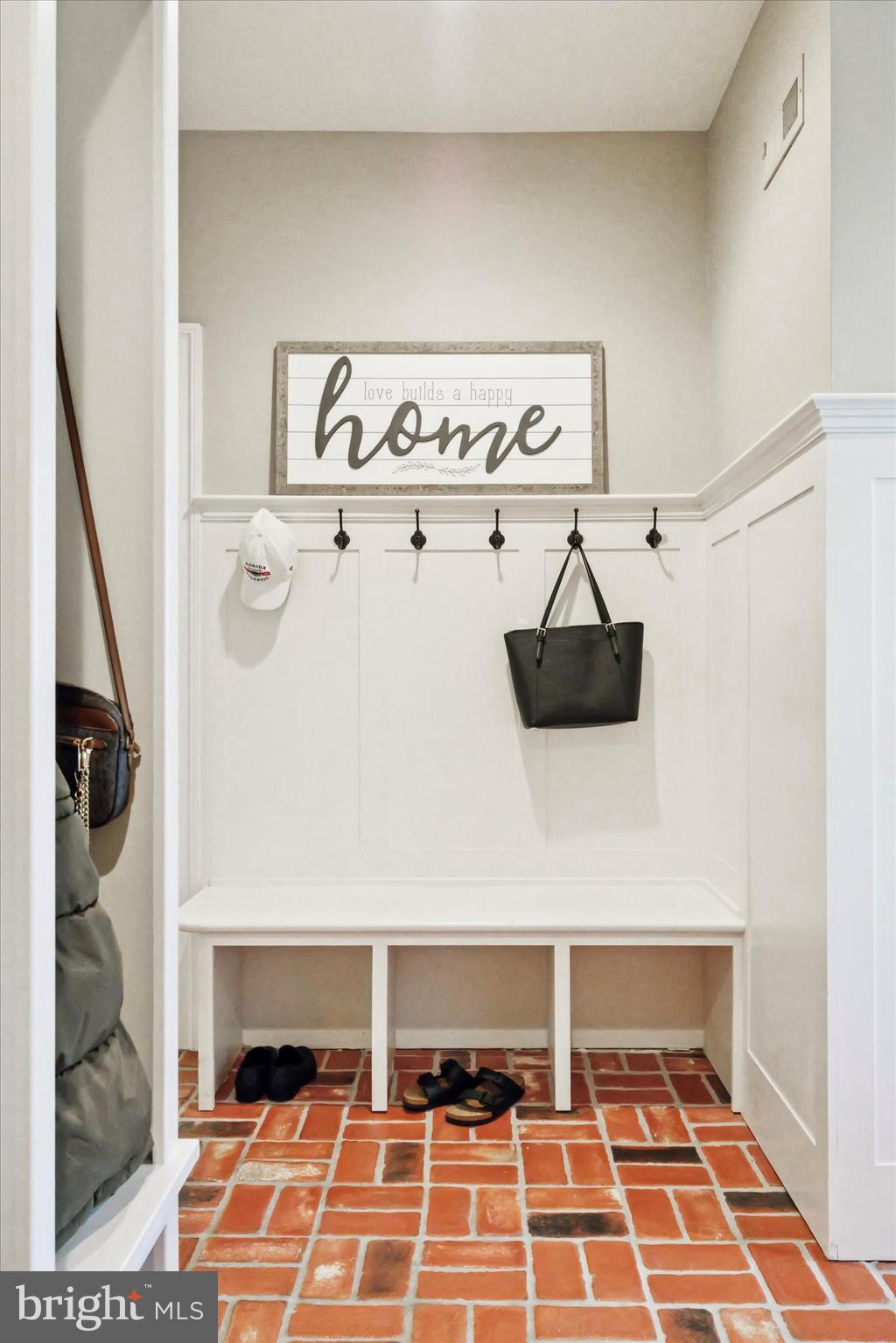 BRICK HOUSE FARM - Residential