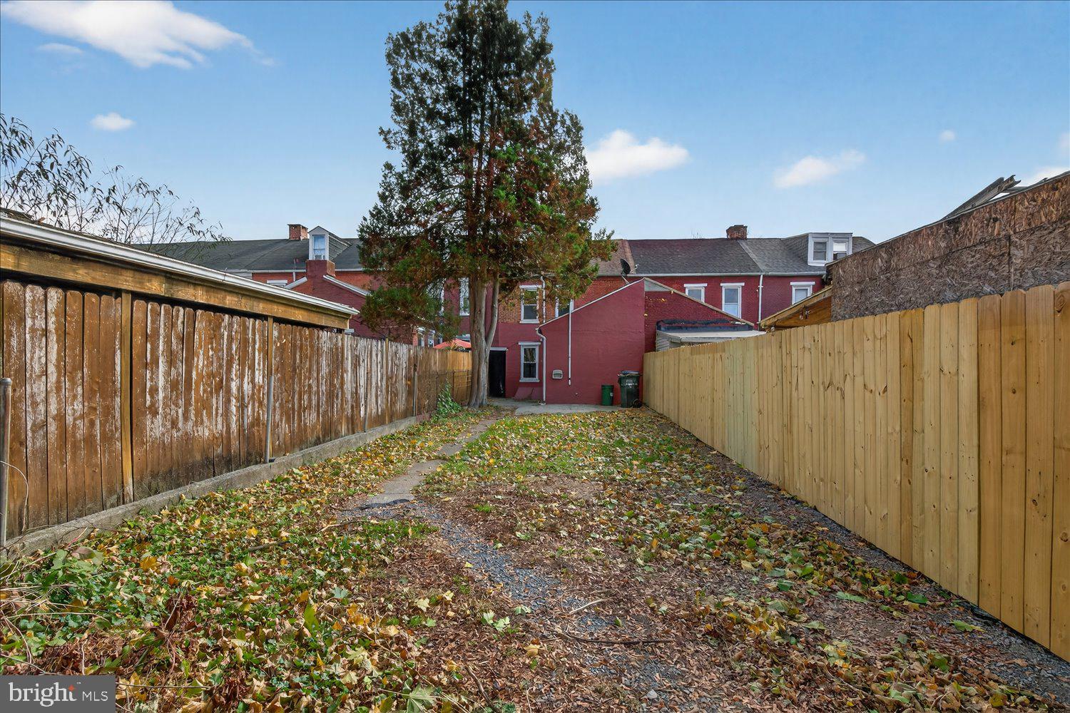 LANCASTER EAST END - Residential