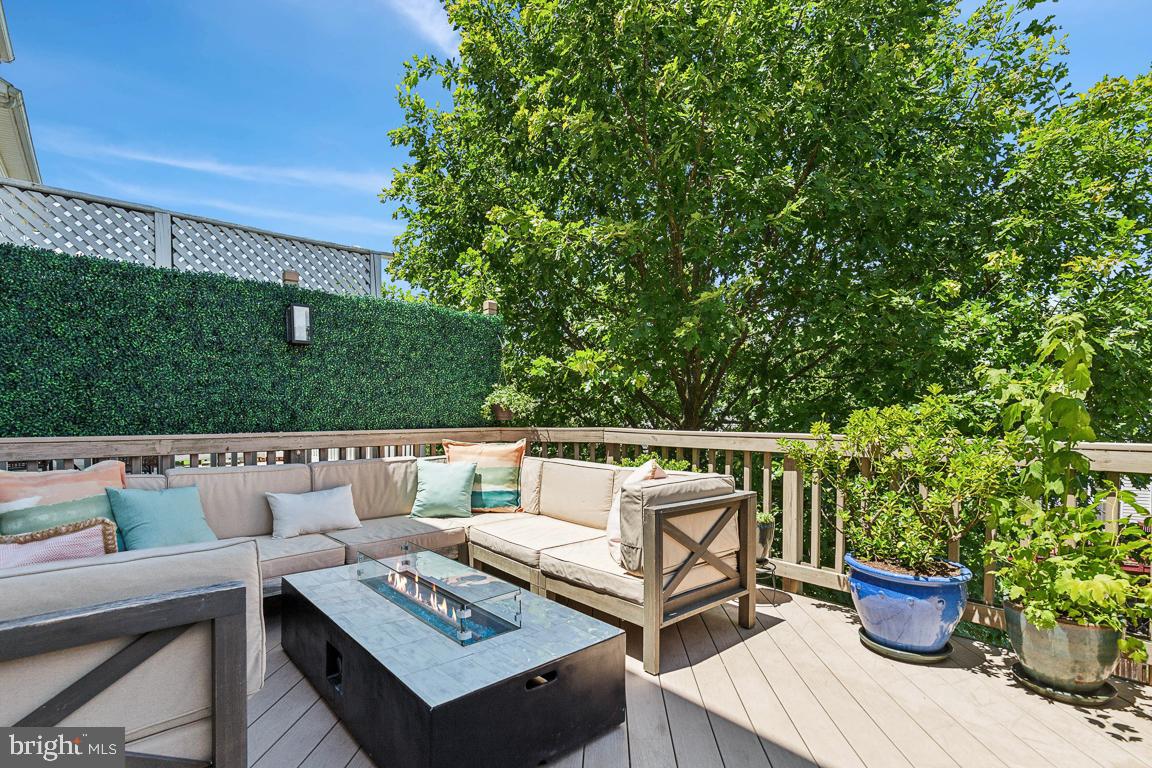 POTOMAC STATION - Residential