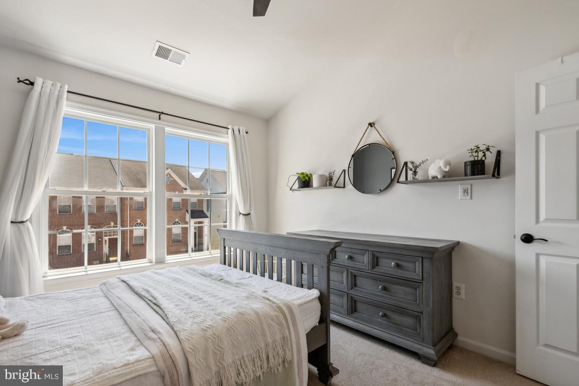 POTOMAC STATION - Residential