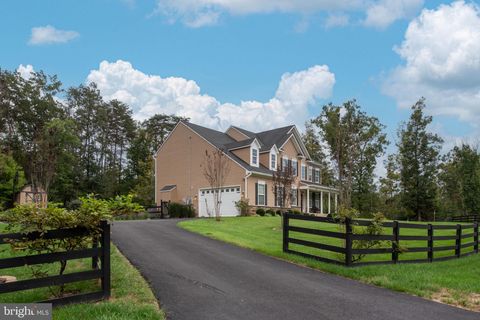 421 LONG MEADOW DRIVE FREDERICKSBURG VA 22406