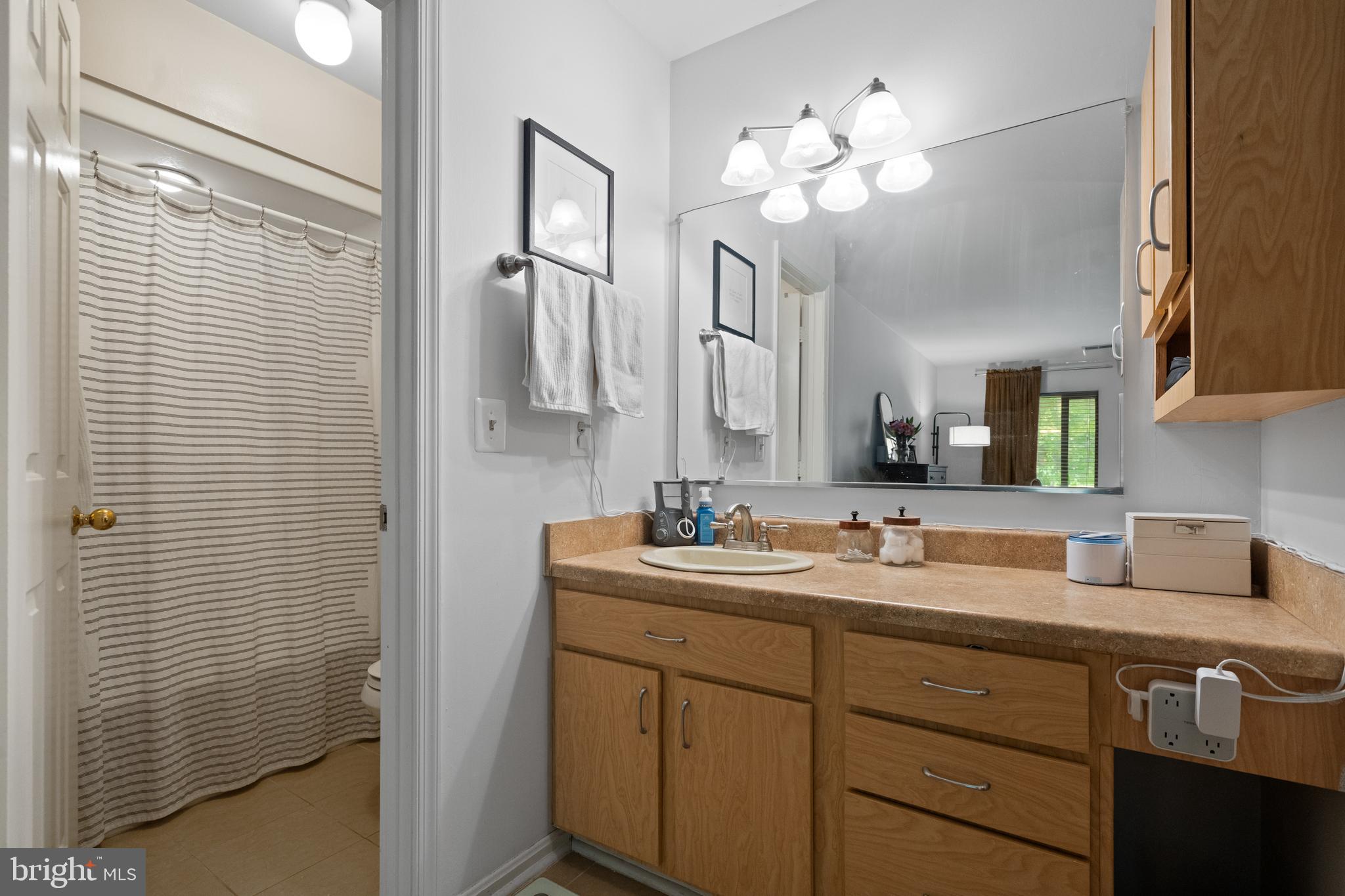 LEE OAKS - Residential