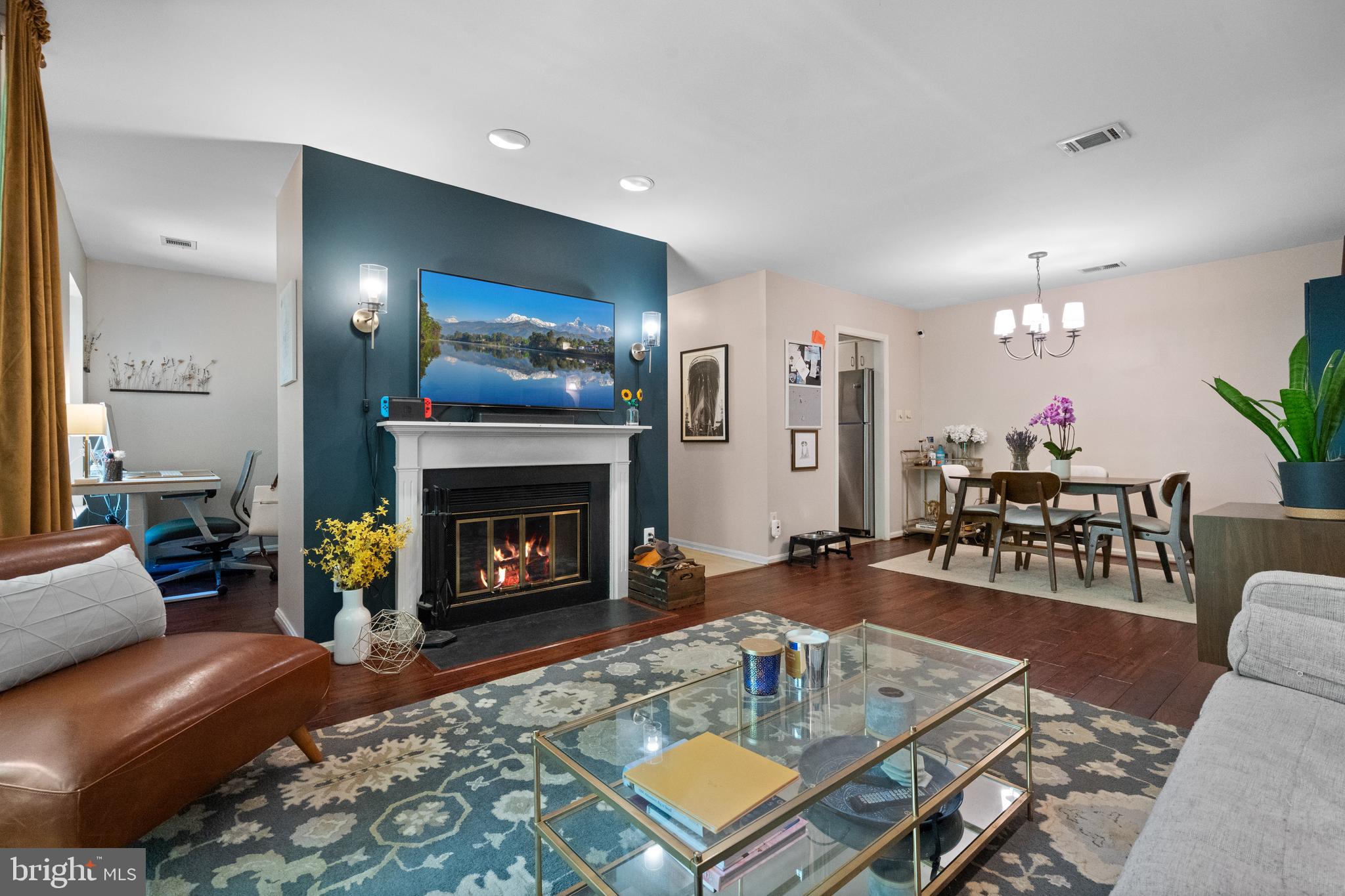 LEE OAKS - Residential